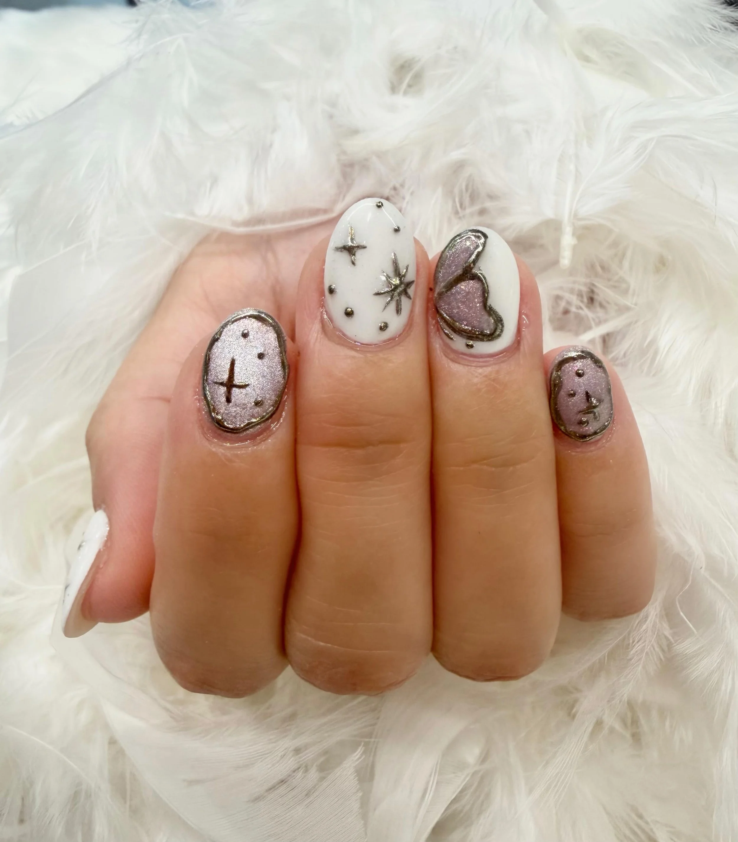 blushnails_caddenscorner_1779426917_3902437651525698918_31227939908 (1).jpg