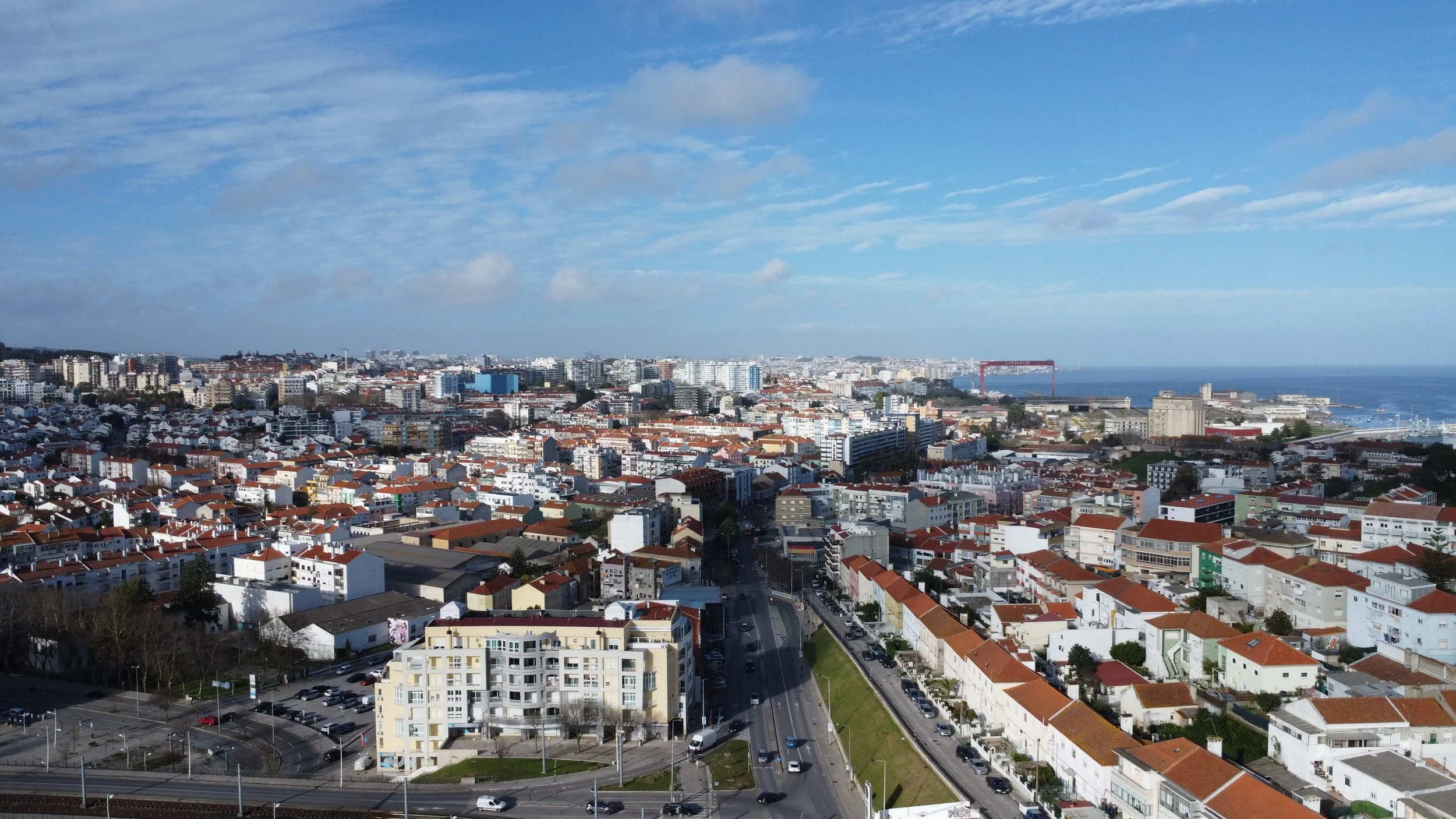 Arquitetura em Almada: Projetar com o Terreno