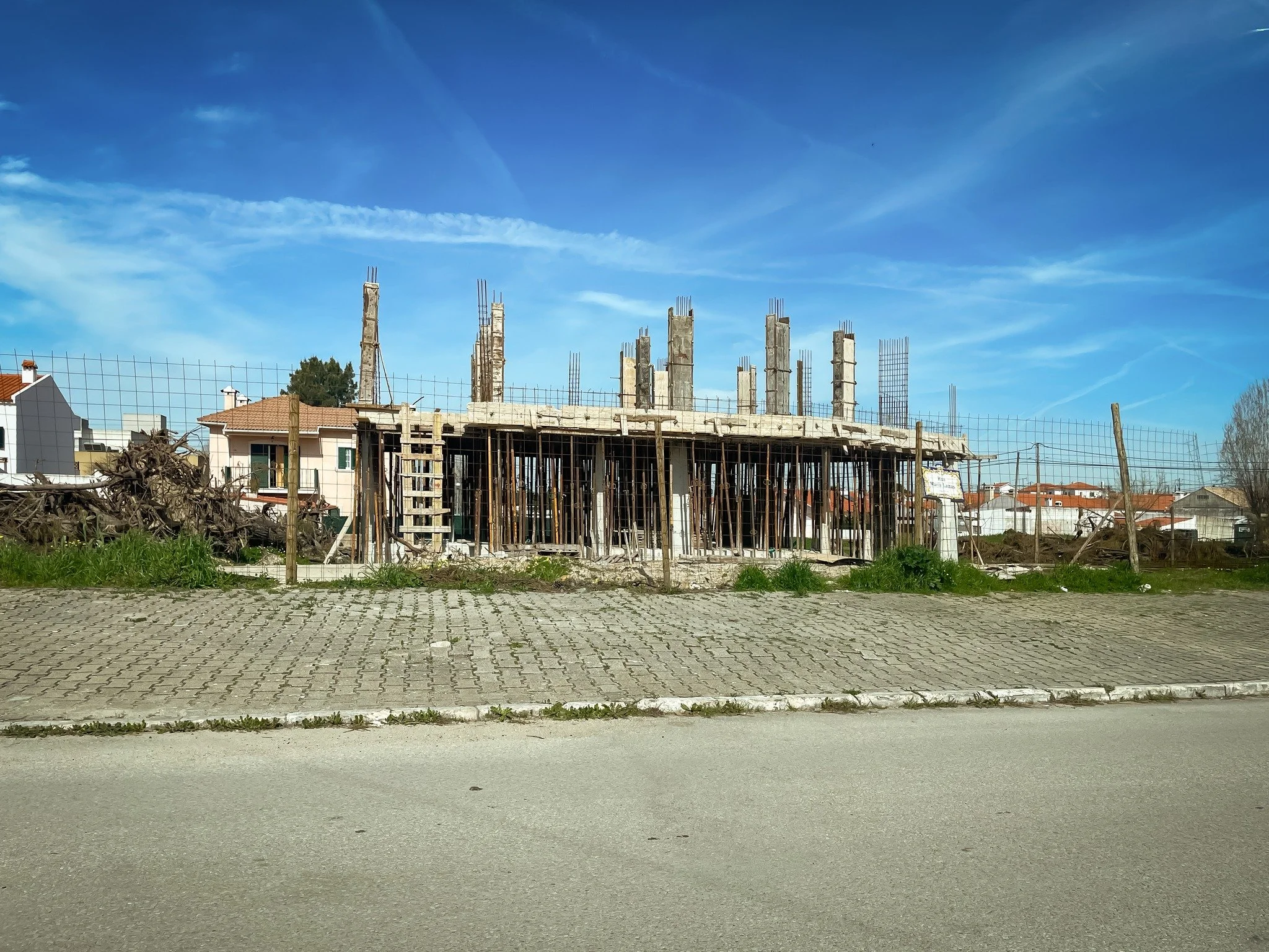 Mais um projeto aprovado a come&ccedil;ar a fase de constru&ccedil;&atilde;o 🙌 #logikevidence #logikevidencearquitetura 
.
.
.
#arquitetura #architecture #archdaily #archdailyportugal #architecture_lovers  #ordemdosarquitectos #arquitectosportuguese