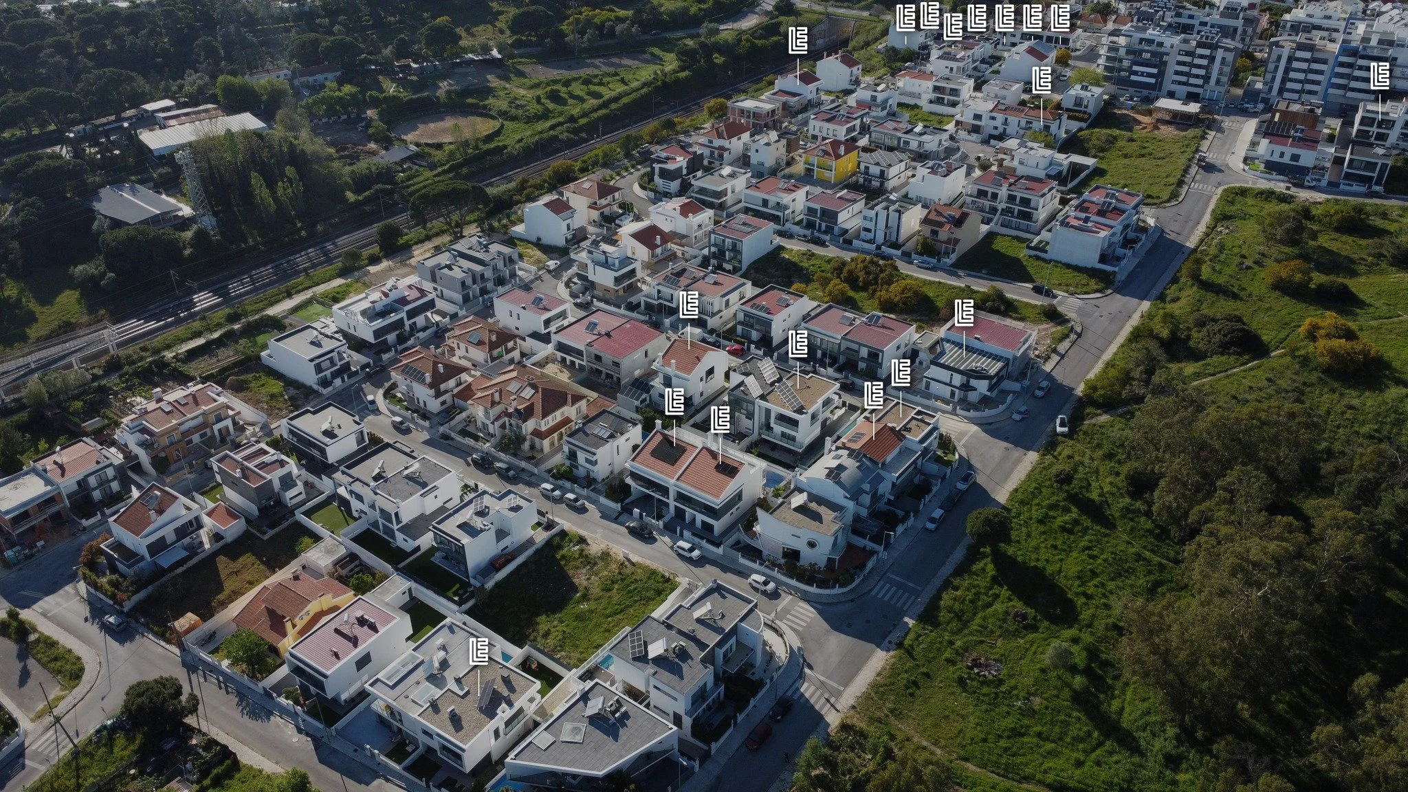 Vista a&eacute;rea da Quinta do Desembargador com alguns dos projetos da LogikEvidence destacados 🏗🏠 #logikevidence #logikevidencearquitetura #quintadodesembargador