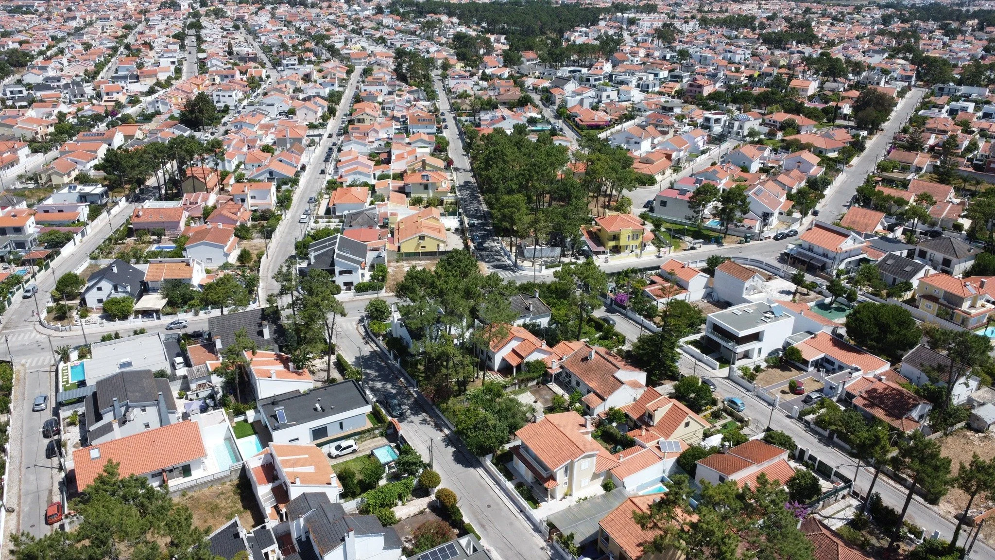 Algu&eacute;m consegue adivinhar onde foram tiradas estas fotografias com recurso a Drone? 👀 Deixe o seu palpite nos coment&aacute;rios 🎯  #logikevidence #djimini2se #dji #drone #photography