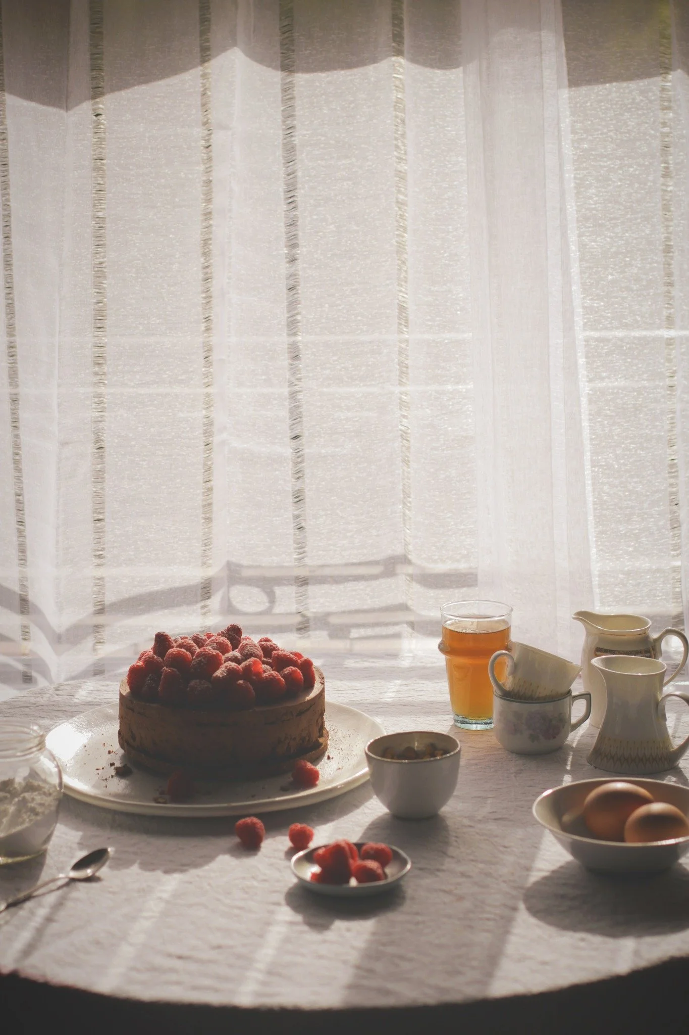 &iquest;Por qu&eacute; elegir entre la tarta de queso o la tarta de chocolate, si puedes comer las dos? Y a la vez 😍.

👉Especial d&iacute;a de la madre: Tarta de queso y chocolate, con frambuesas.

Cremosa, chocolatera y con el puntito &aacute;cido