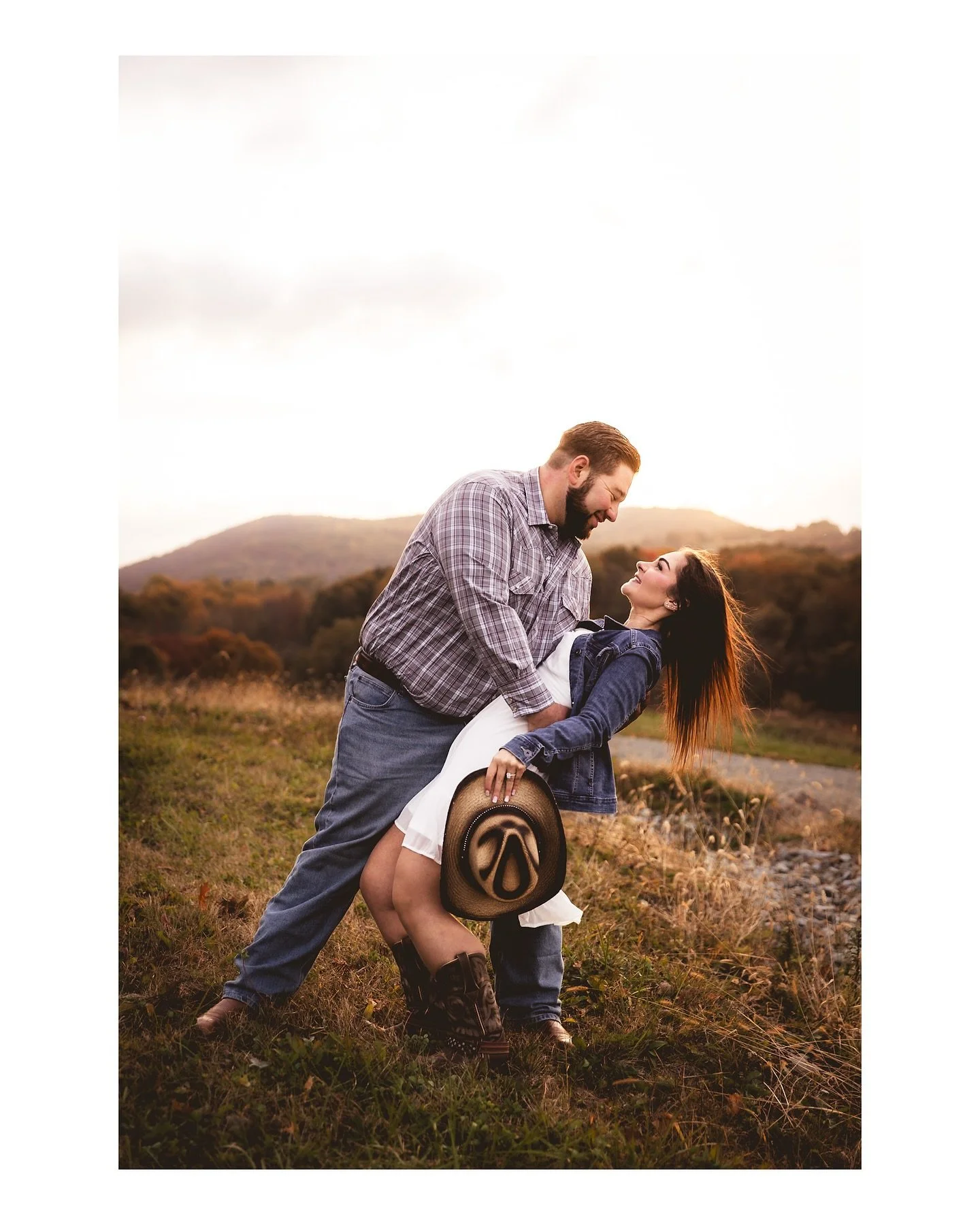 It was a very busy autumn season 🍂 As I begin to catch my breath, I am reflecting on how I met some wonderful people and had the chance to celebrate their special milestones with them. It never gets old &mdash; freezing time and creating memories. I