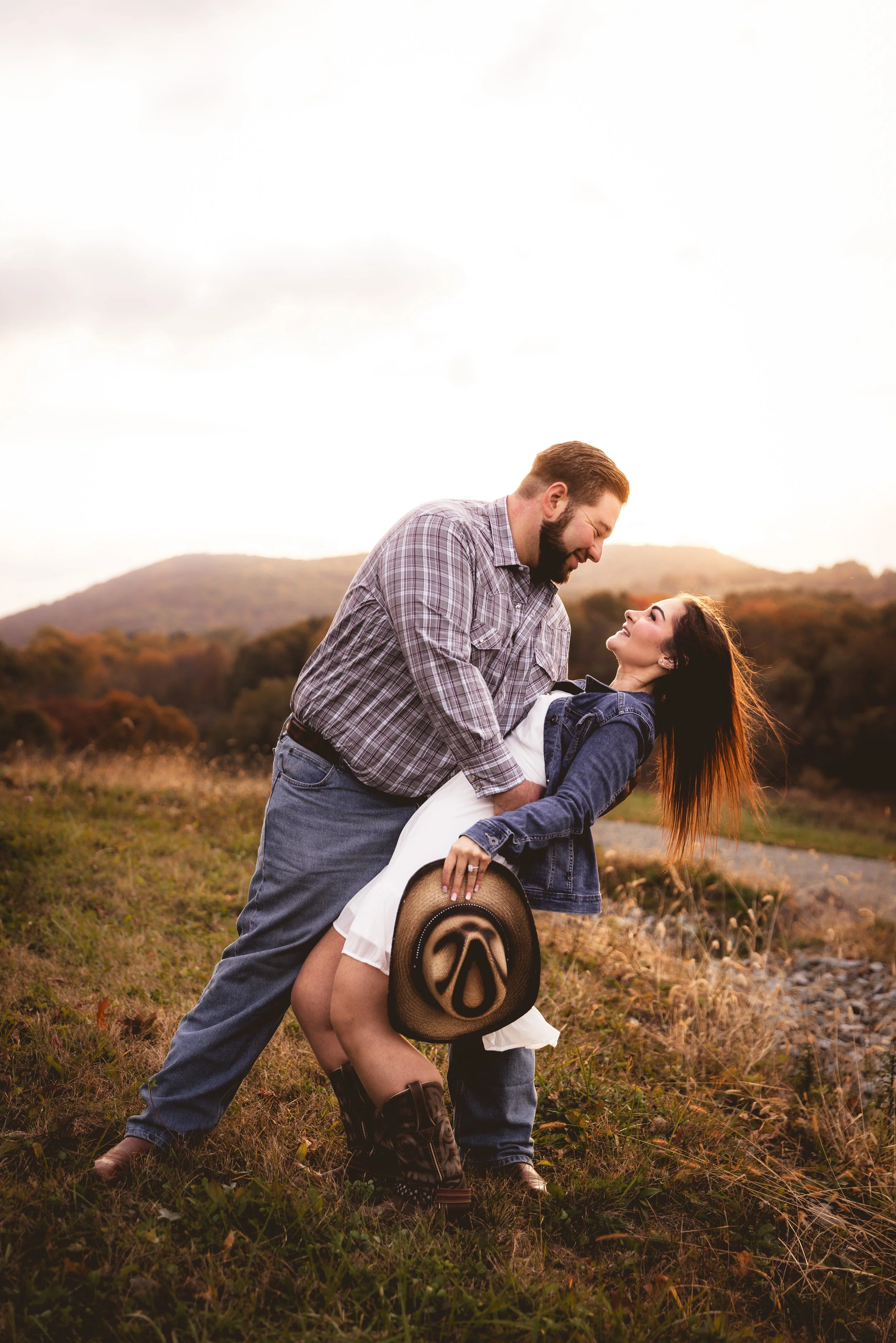 Fall Engagement at Moodna Viaduct-14.jpg