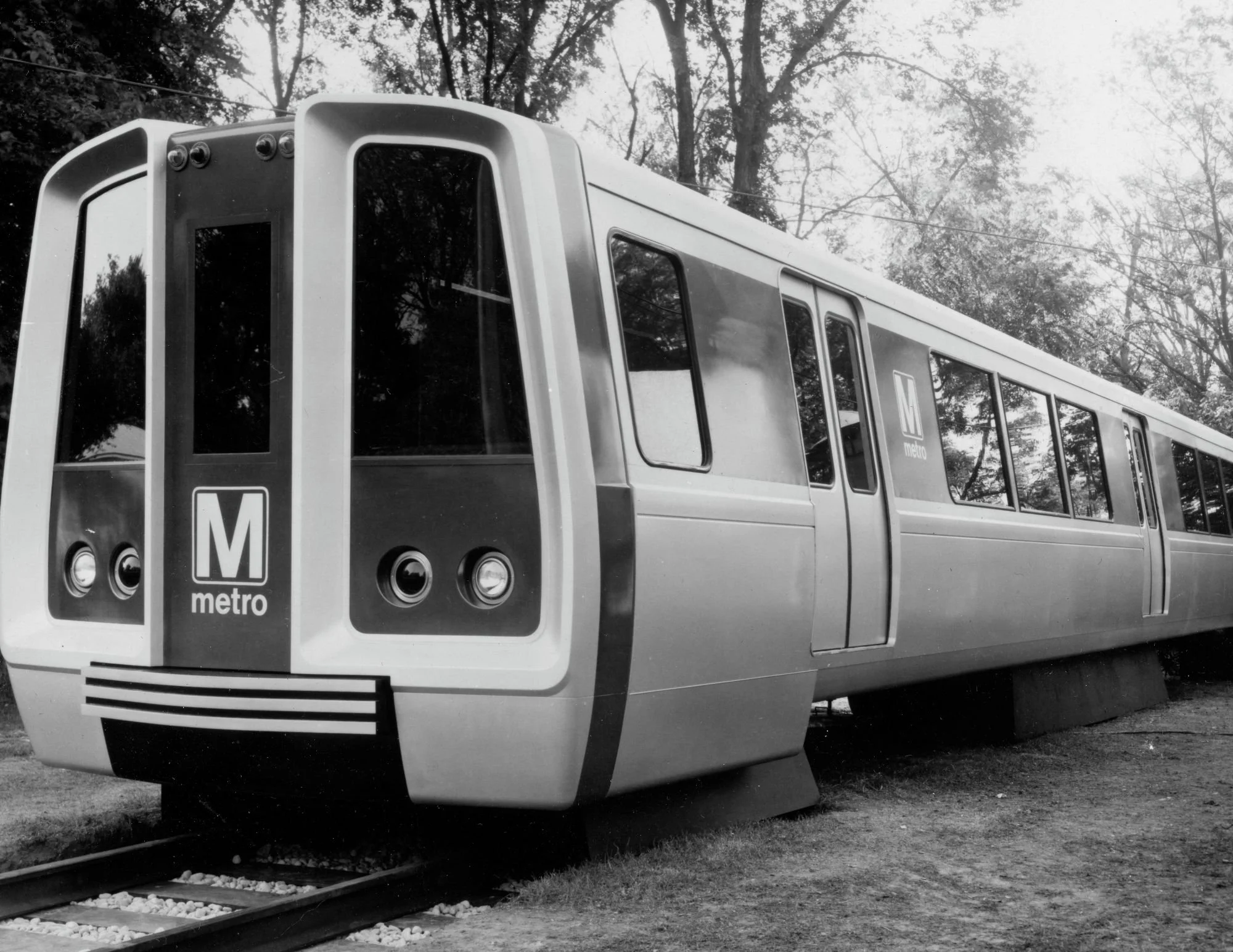 Metro Car Mock-Up (1).jpg