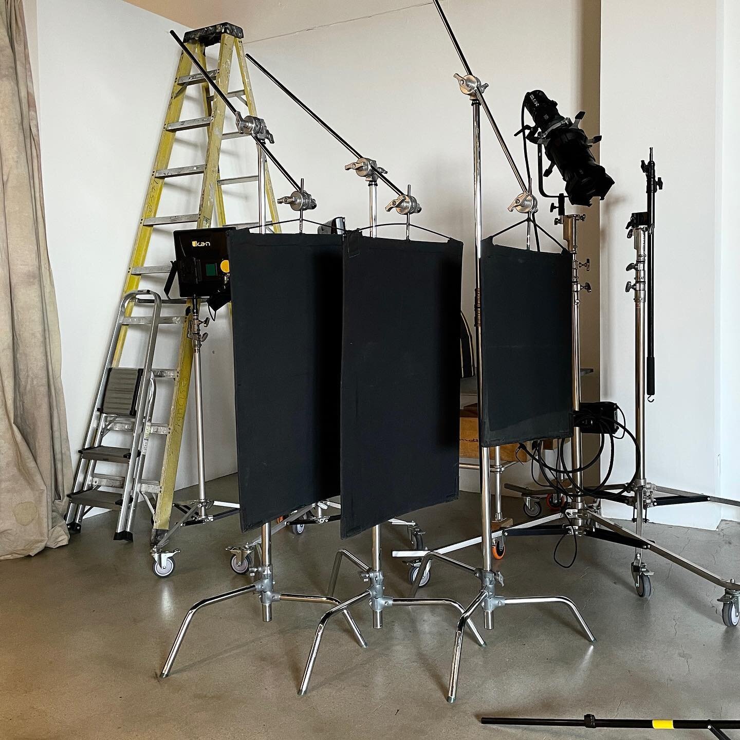 Ready for today&rsquo;s Portrait Lighting workshop! 
#photography #workshop #lighting #studiophotography #letsmakeroomforphotography #photoroomrentals #theschooloflight