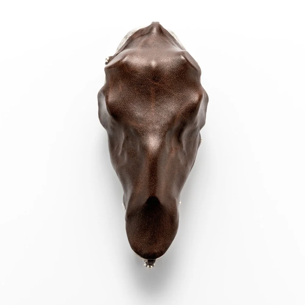 Evert-Nijland-jewellery-still-life-deer-1-broche-silver-leather-steel.jpg