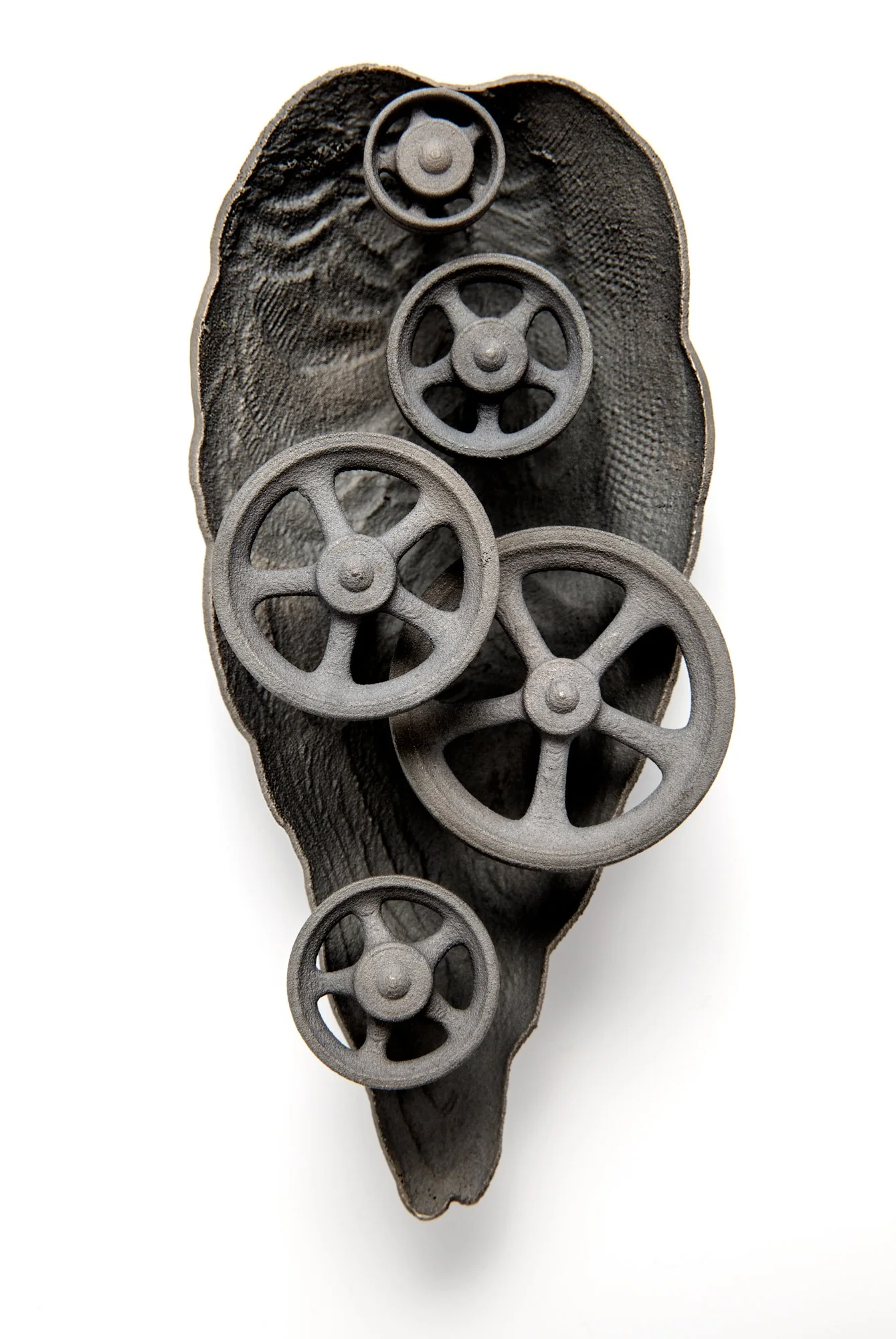 Brooch Da Vinci frontal 2021 silver Height 15 cm.jpg