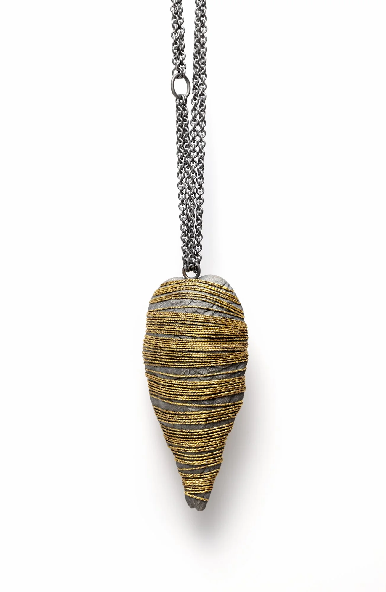 Pendant Aureola 2021 Silver, antique gold thread Height 16 cm.jpg
