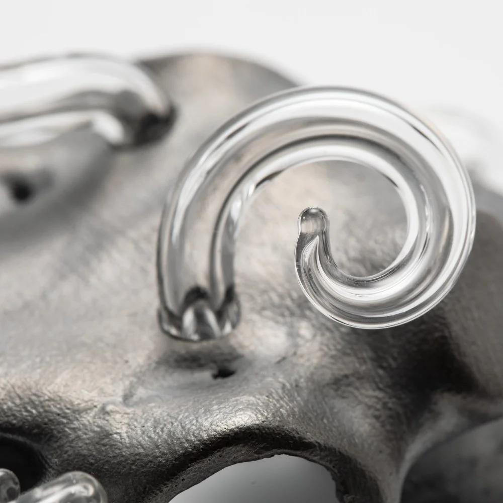 Evert-Nijland-jewellery-still-life-ornament-wall-object-silver-glass-detail.jpg