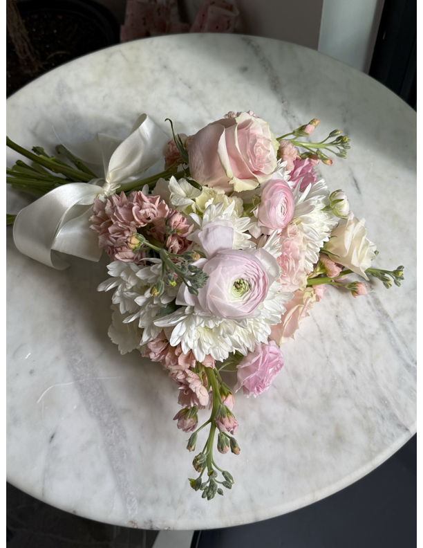Homecoming Handheld Bouquet