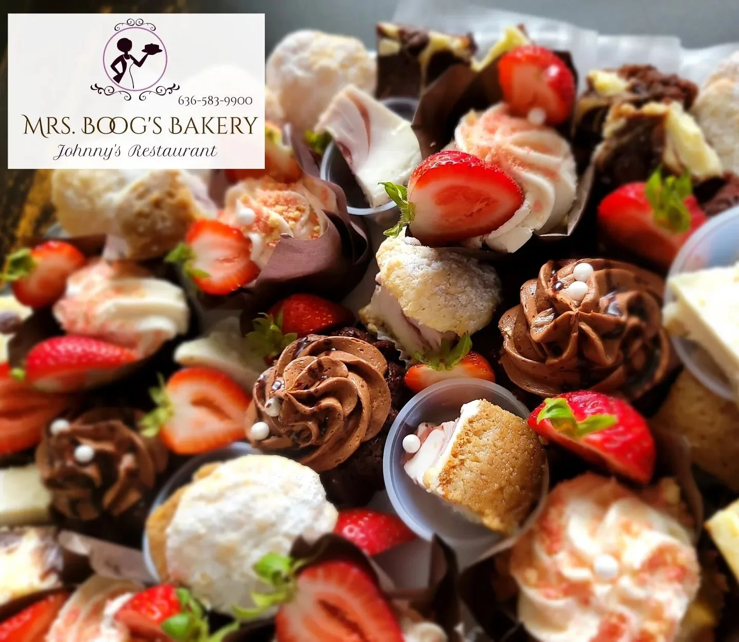 #whatchagonnadowiththatdessert 

#mrs_boogs_bakery #stlbakery #charcuterie #desserts #instagood #instafood #foodie #getinmybelly #foodphotography #love #followmeplease #grazingboard #foodporn