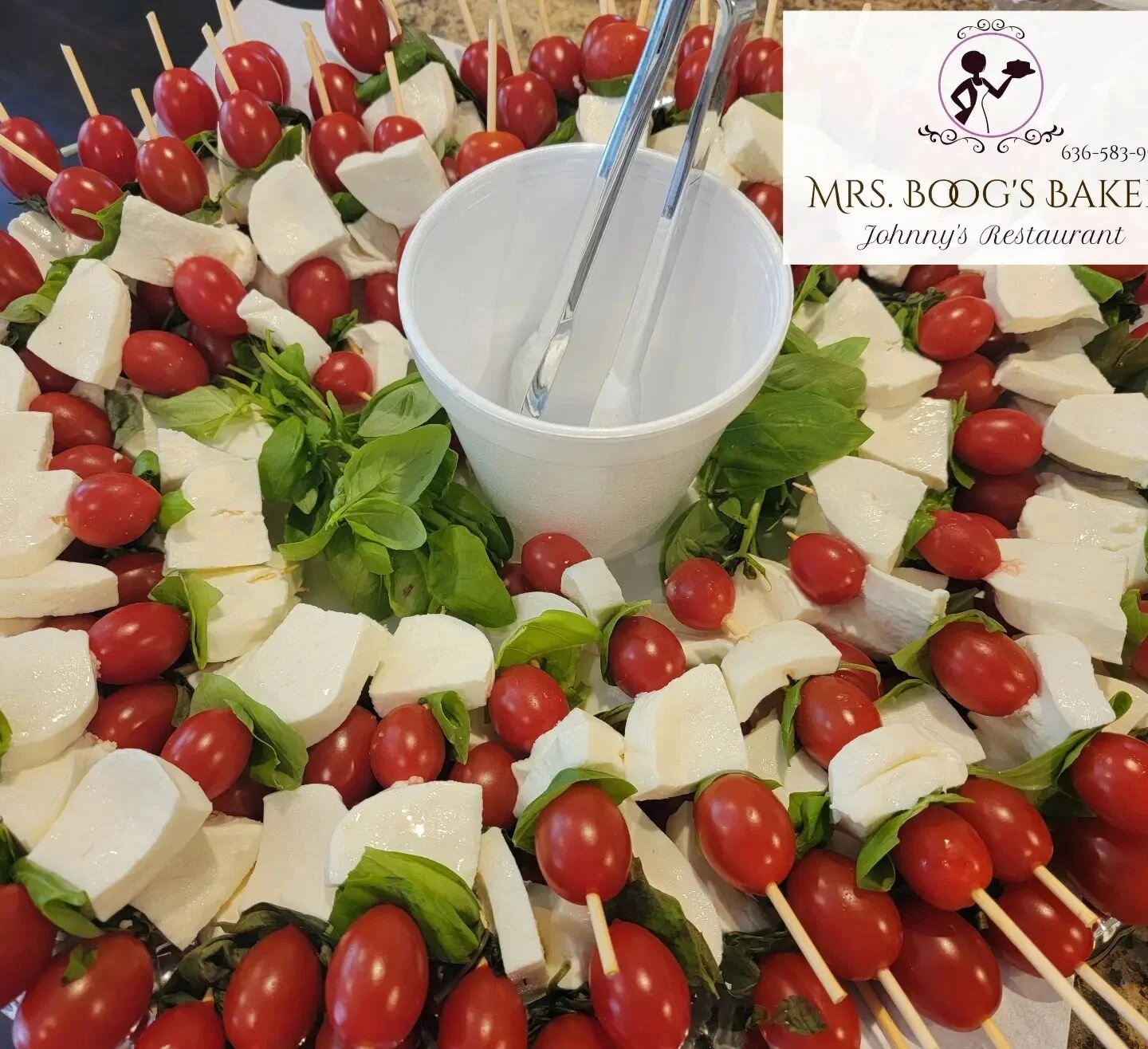 Caprese Kabob Trays headed out for a corporate event!

#caprese #instagood #instafood #caterer #yummo #getinmybelly #foodstagram #foodie #followmeplease #foodphotography #love #photooftheday #mrs_boogs_bakery