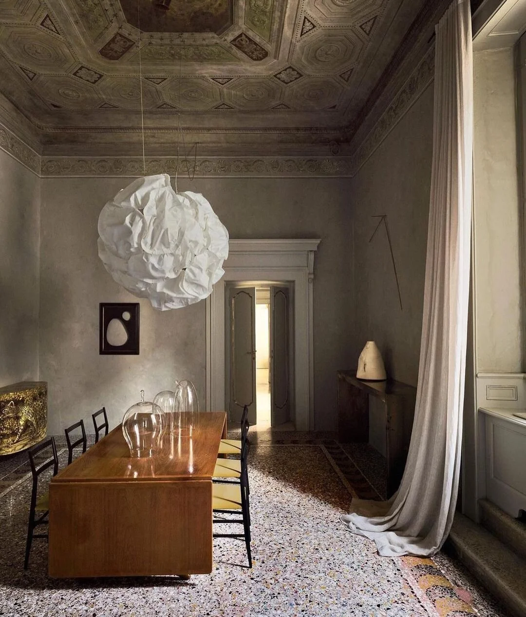 Couldn't stop looking at this one. The main floor of a palace in Brescia, Italy transformed into an apartment. I think it's so important to look at work outside our own backyards for inspiration. (and IG makes this so easy!)⁣
⁣
Zoom in to check out a