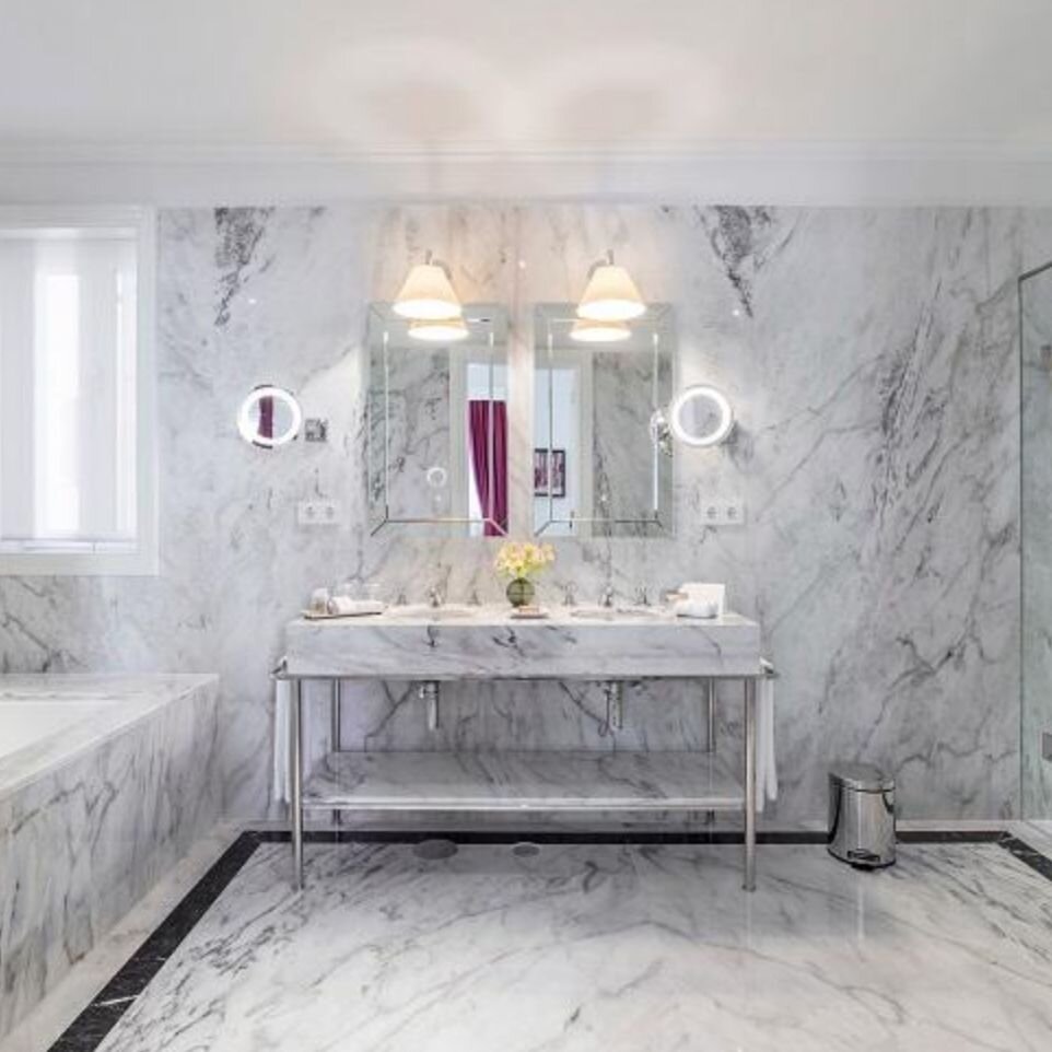 More than just a luxury hotel, Infante Sagres is an icon of Porto's city center, celebrated for its stylish ambience, personalized service and unique blend of timeless elegance and contemporary sophistication. It has been a meeting place for the city
