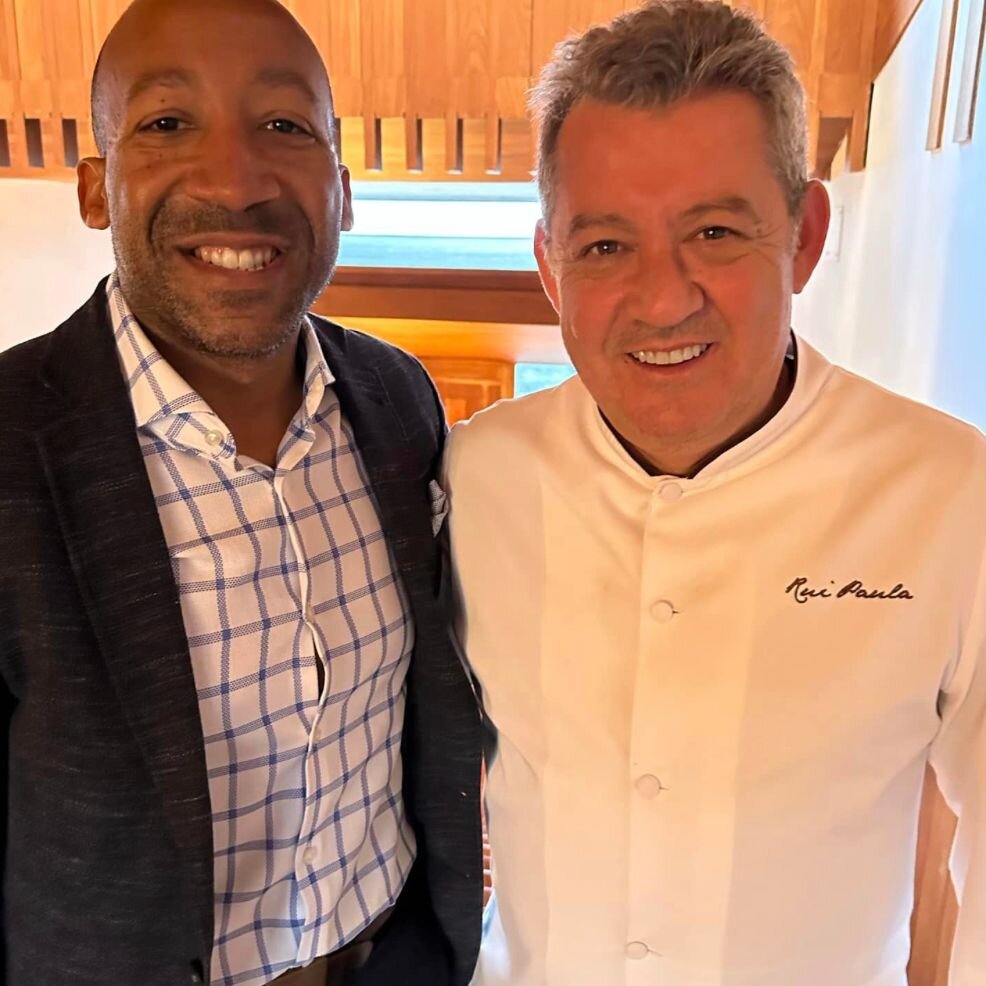 Kareem George here, savoring the incredible fine dining scene in Porto. What an unforgettable experience to enjoy a meal at Casa de Ch&aacute; da Boa Nova!
Boa Nova Tea House is much more than a restaurant. Those who visit immediately perceive the im