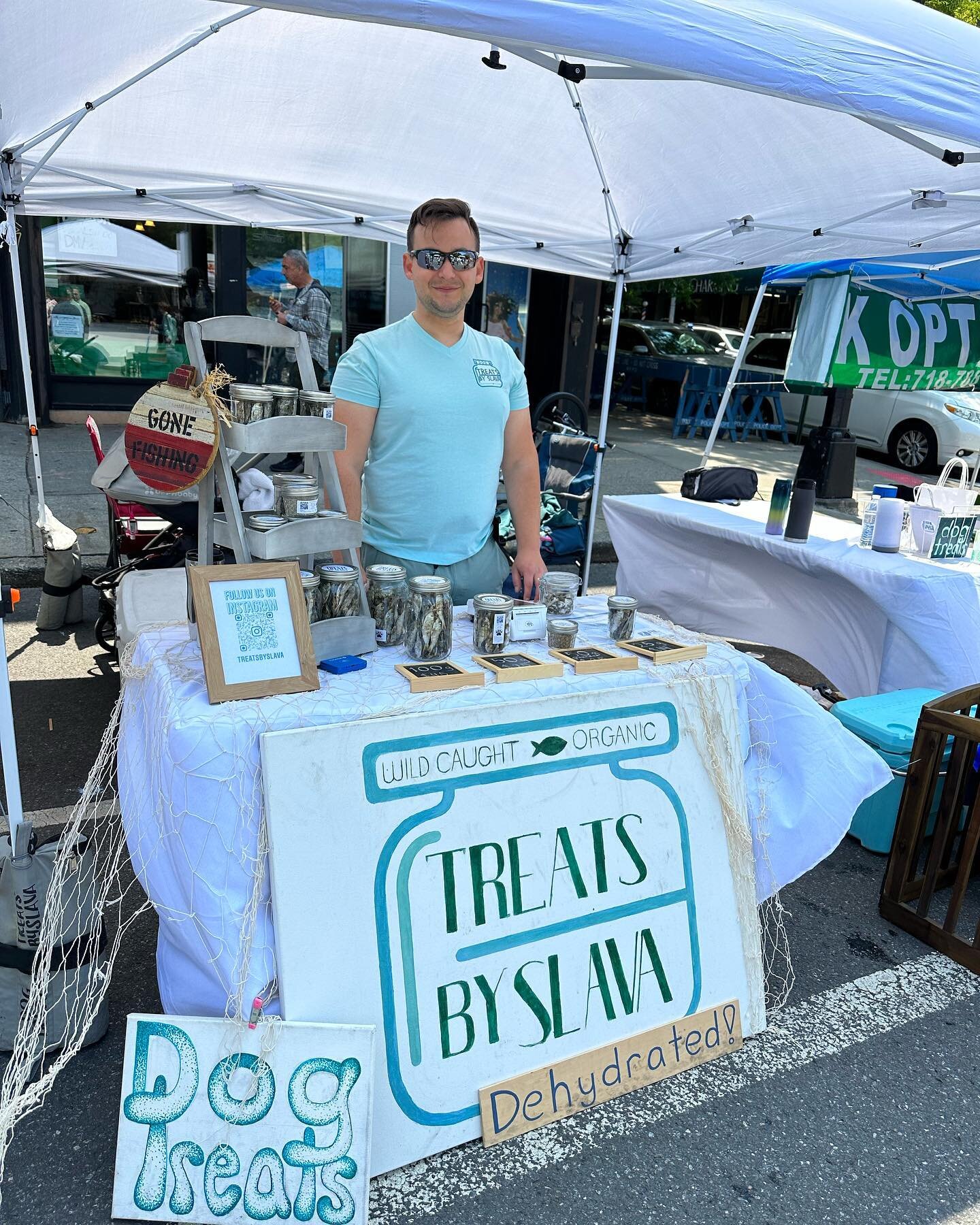 Hey PawRents and PawFriends Catch us here on our booth!! 5th Ave and 4th St in Park Slope, Brooklyn 

#5thaveparkslope 
#parkslopestreetfairon5thave 
#treatsbyslava 
#newyorkdogs 
Or
Visit our website!
treatsbyslava.com