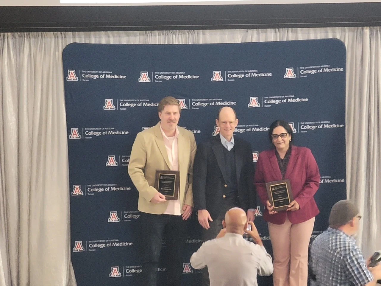 Dr Madhavan receives the 2026 College of Medicine Basic and Translational Investigator Award!