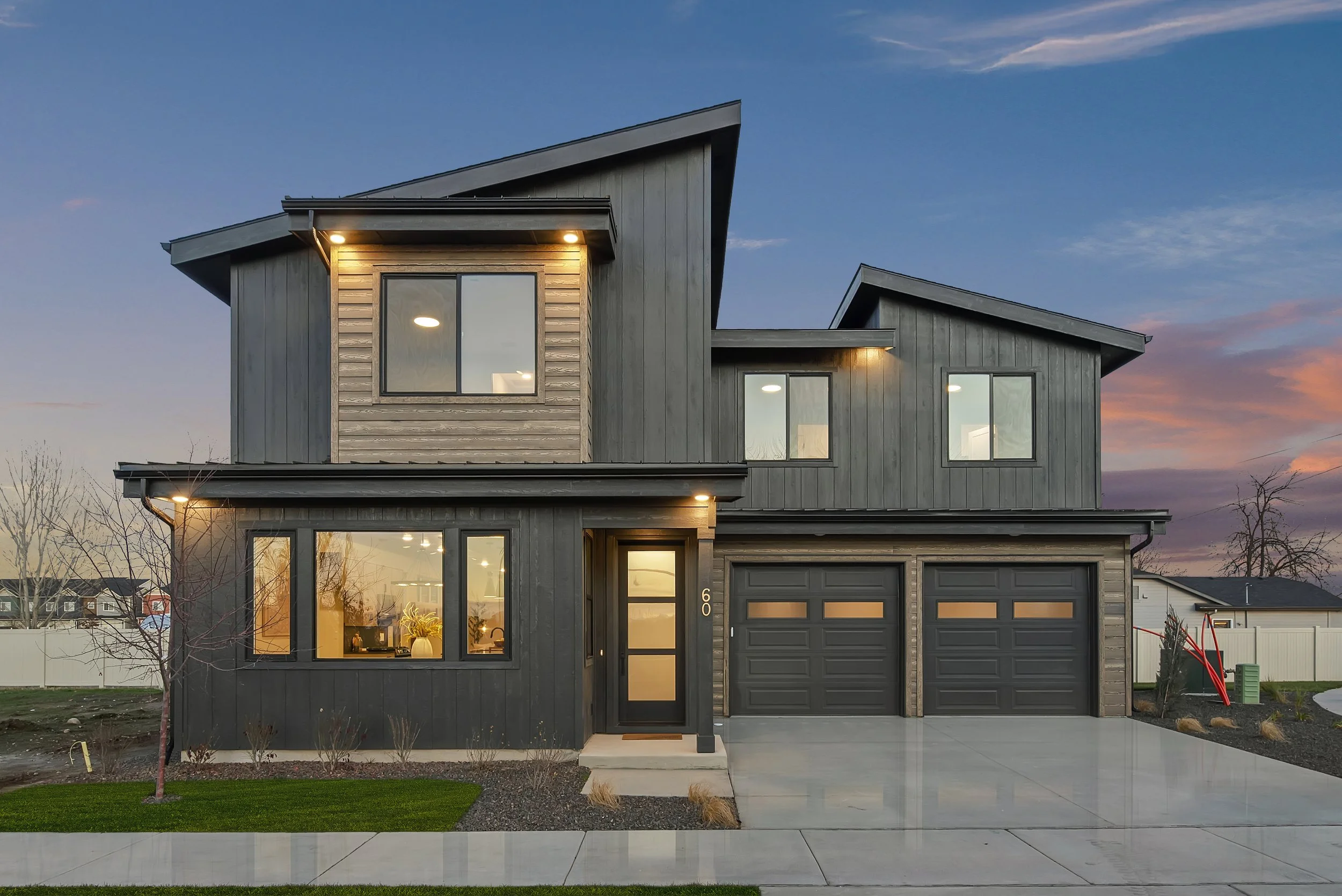 02-60 N Feather Ave_006.jpg