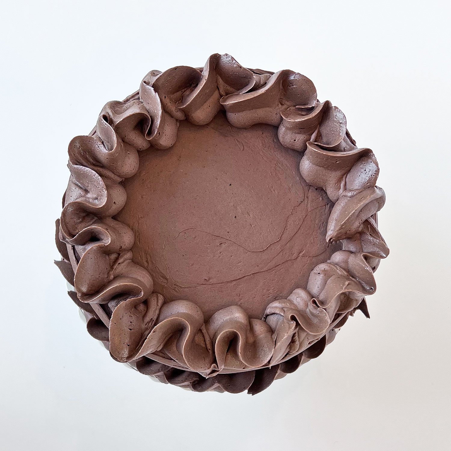 chocolate_cbuttercream_cake_top.jpg