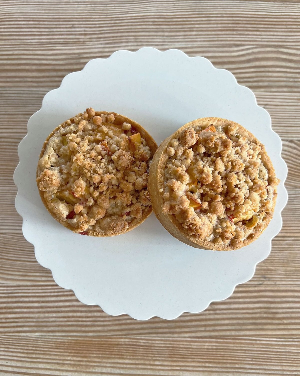 The most wonderful time of the year&hellip; It&rsquo;s peach season! 🍑
The bakery is filling up with peach brown butter tarts, peach hand pies &amp; peach bars - Yum!