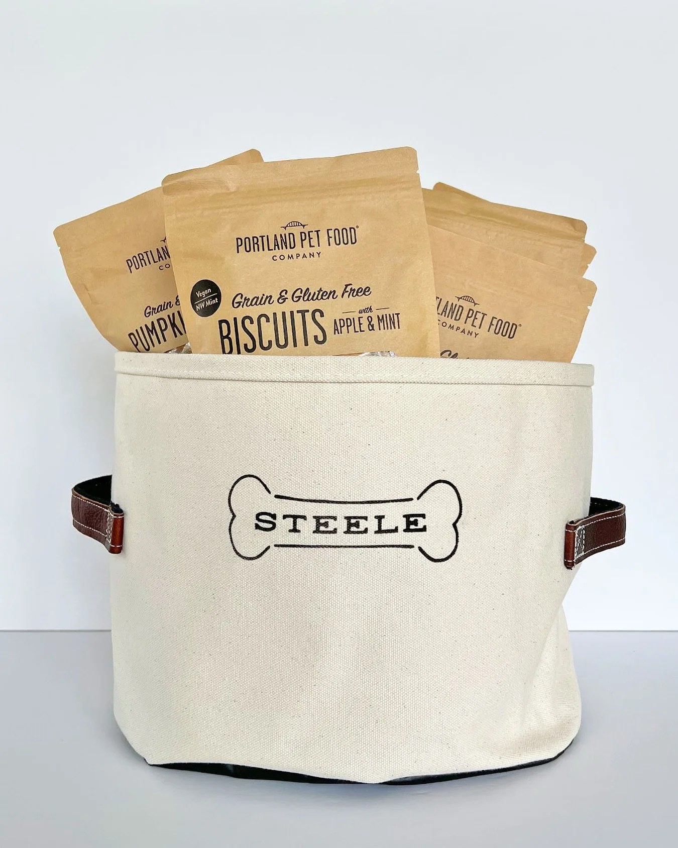 ☆ NEW ☆ 
Simple ingredient, all natural dog biscuits from @portlandpetfood are now at Star!