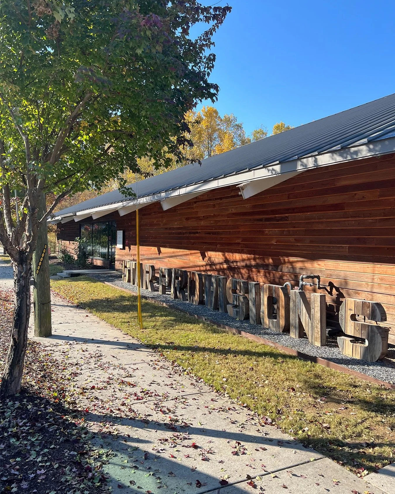 What a beautiful day&hellip; leaves are falling and the sun is shinning ☀️ Come see us at Star this weekend!