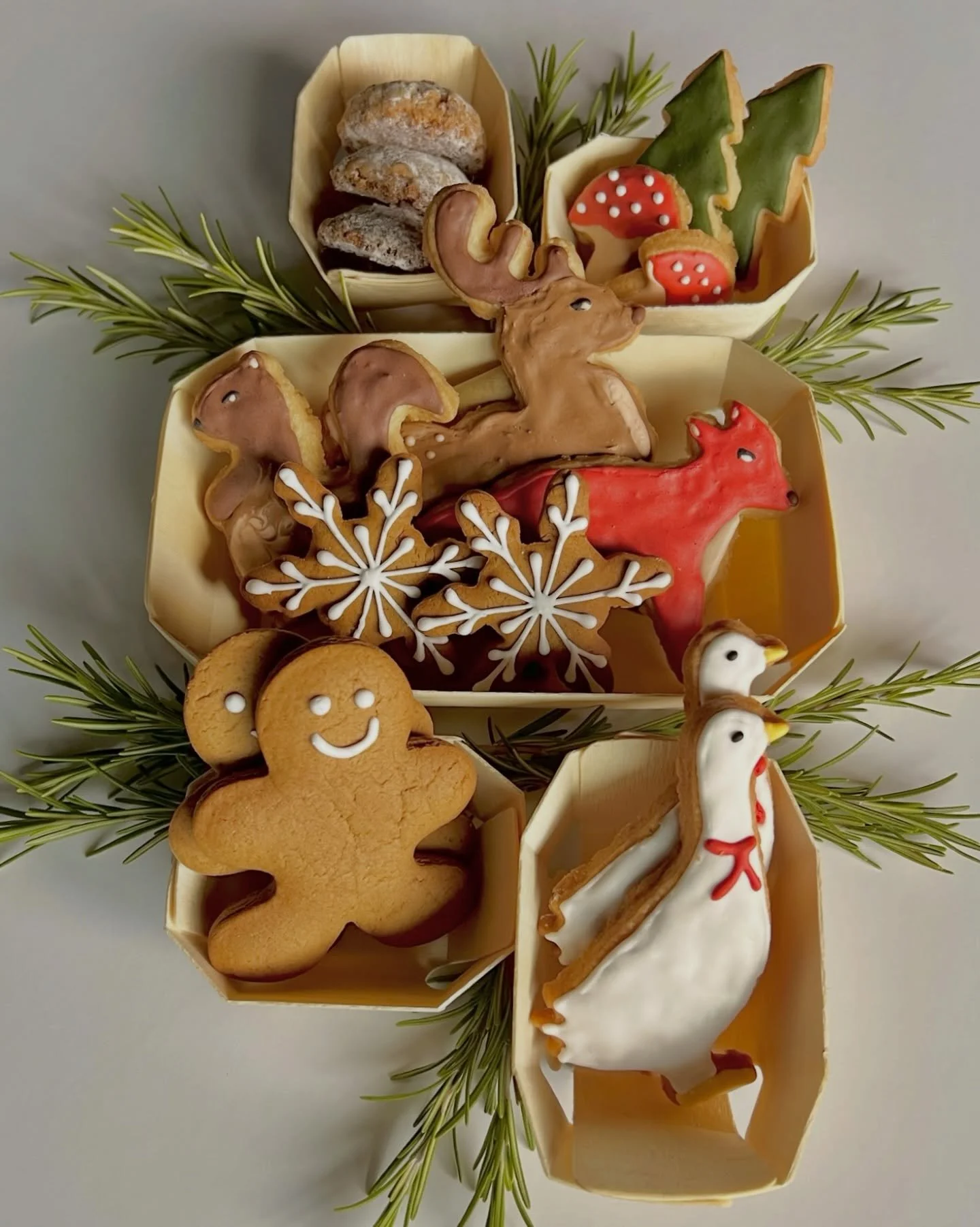 Today is the final day for holiday orders!.. grab your cookie boxes ✨ Orders will close at 5:00 pm today