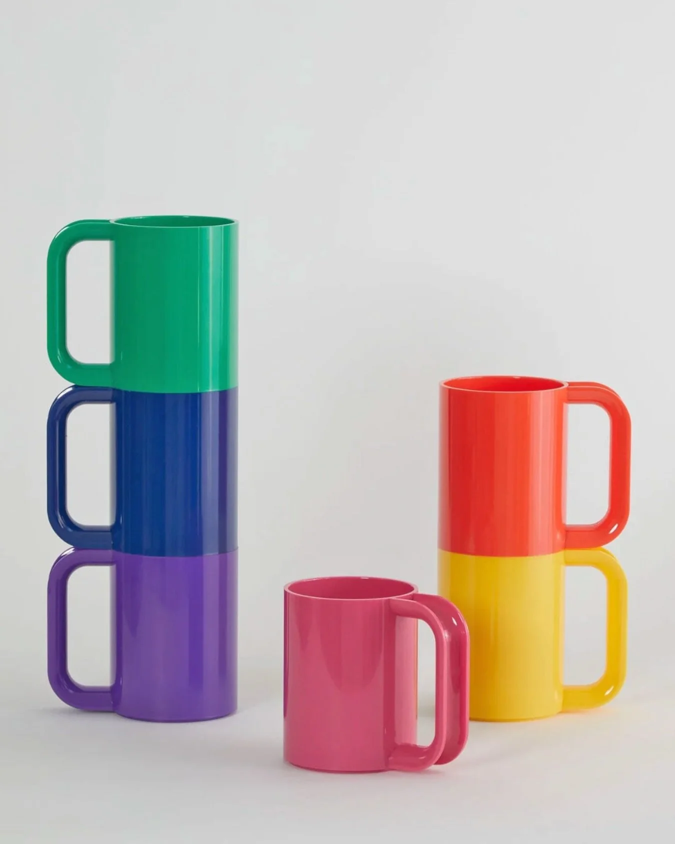 Coffee, tea and your favorite color 🌈 

Dish ware from @hellerfurniture is now available at Star!