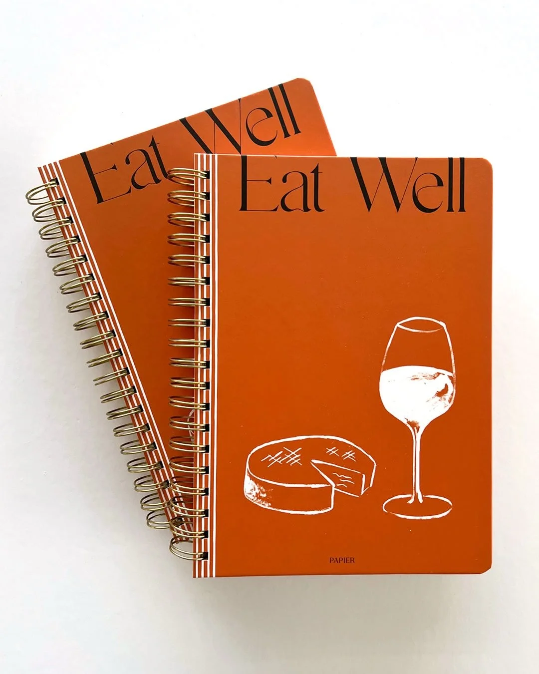 ☆ New ☆ A recipe journal that lets you dream up new dishes or remember old family favorites in your own personal cookbook!