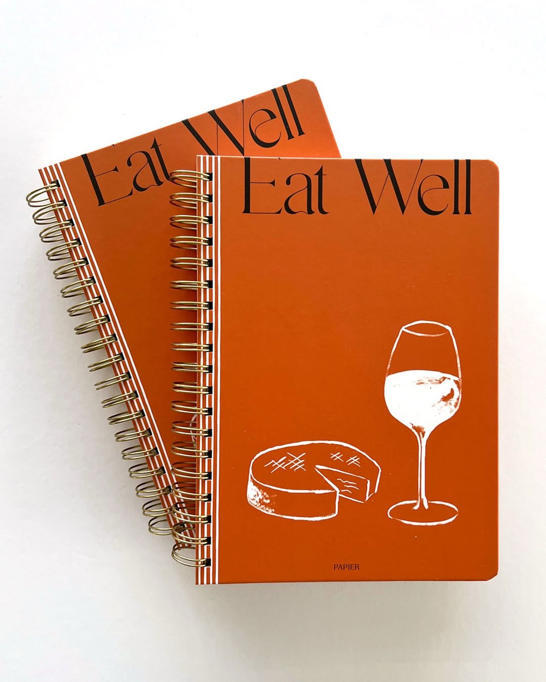 ☆ New ☆ A recipe journal that lets you dream up new dishes or remember old family favorites in your own personal cookbook!