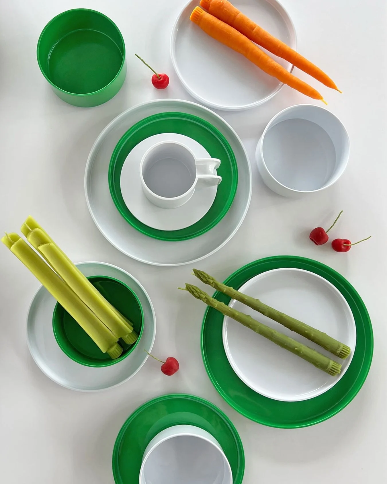 The spring collection from @hellerfurniture paired back with new fruit &amp; vegi candles from @happyorganics.co 🥕 at Star Provisions Market!