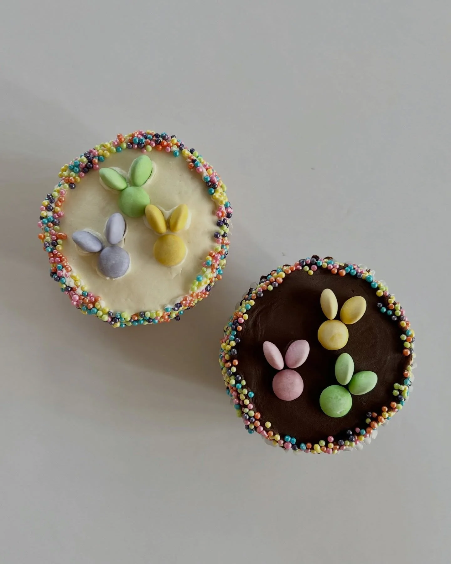 The bakery case is full of treats for Easter&hellip; We have cupcakes with tiny bunnies 🐰 all week!
Pro tip - Get &lsquo;em early.