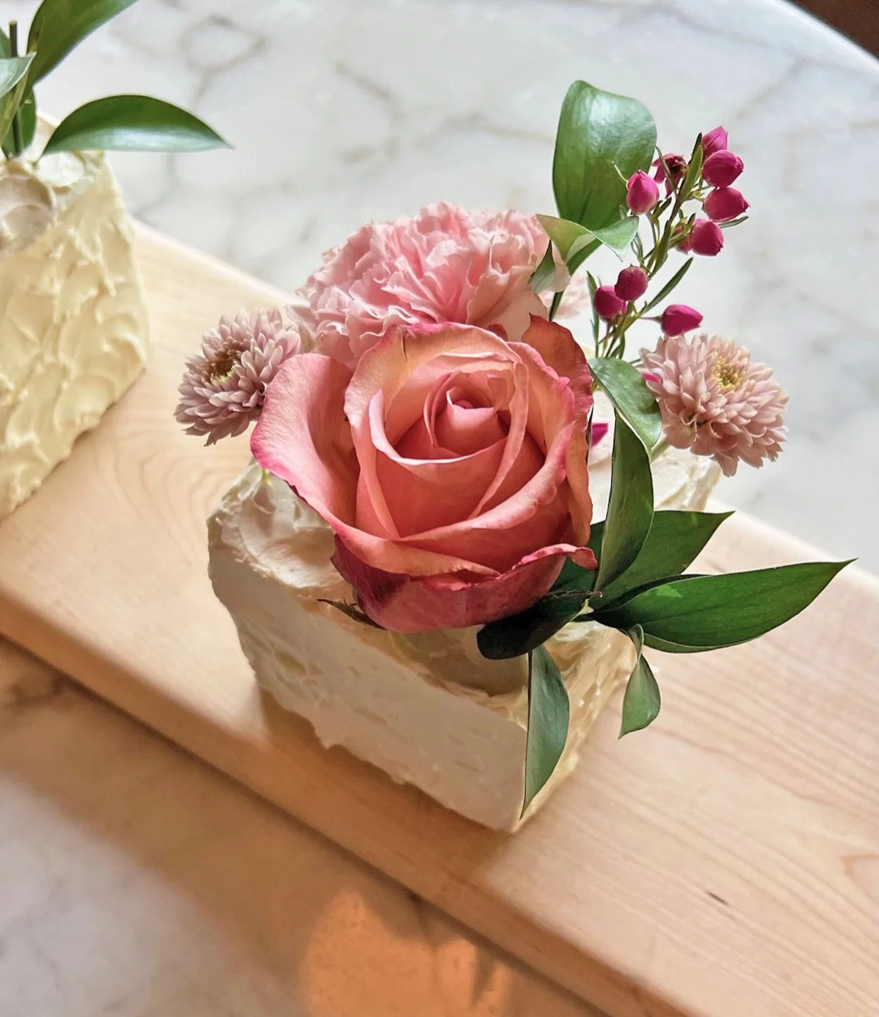 Mother&rsquo;s Day is next Sunday and we have a beautiful cake, topped with fresh flowers to make the day special!.. find the link in our stories or head to our website to order for pick up Sunday May 10th 🌸