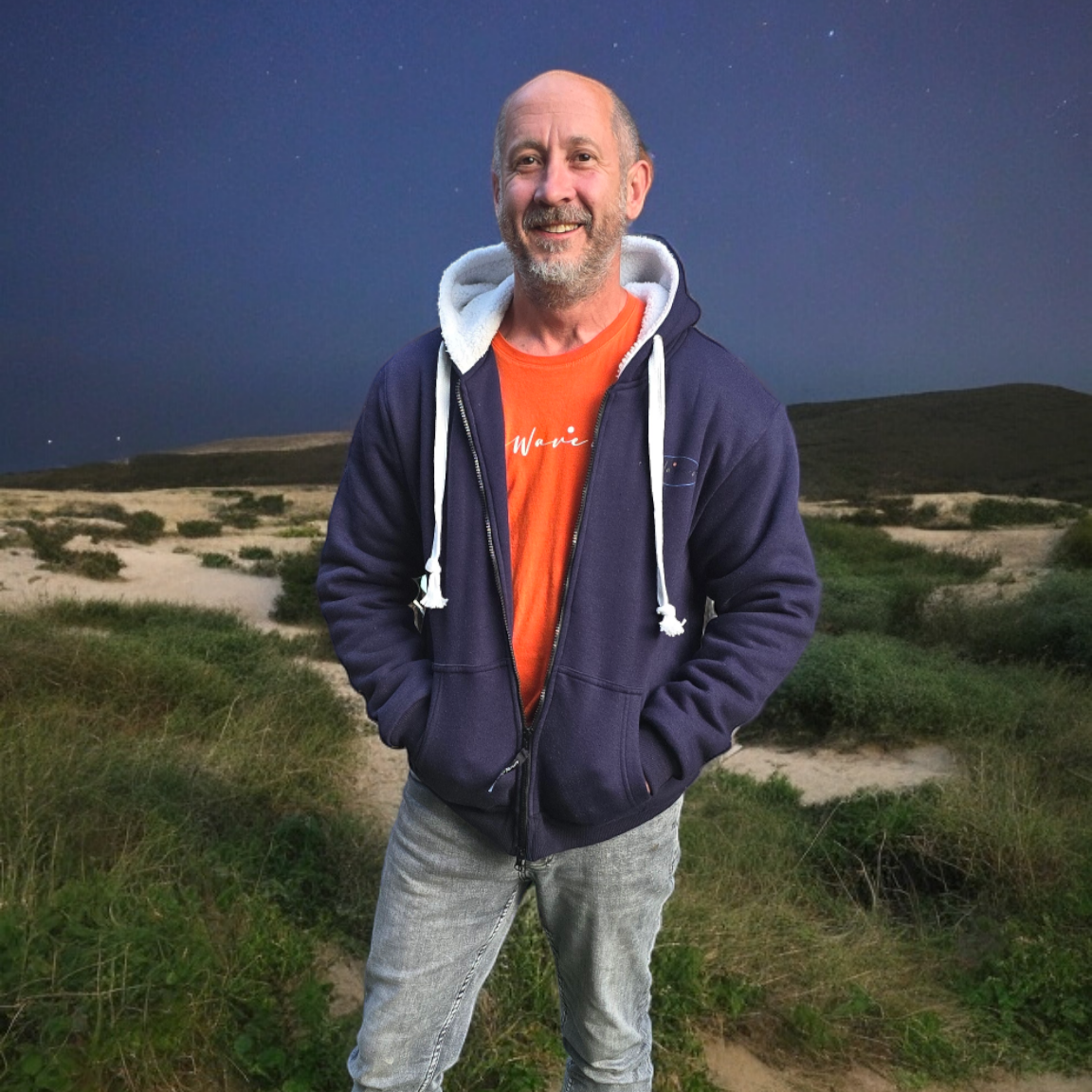 John Blackmore wearing the WaveMe StayDri Dark Blue short hoody