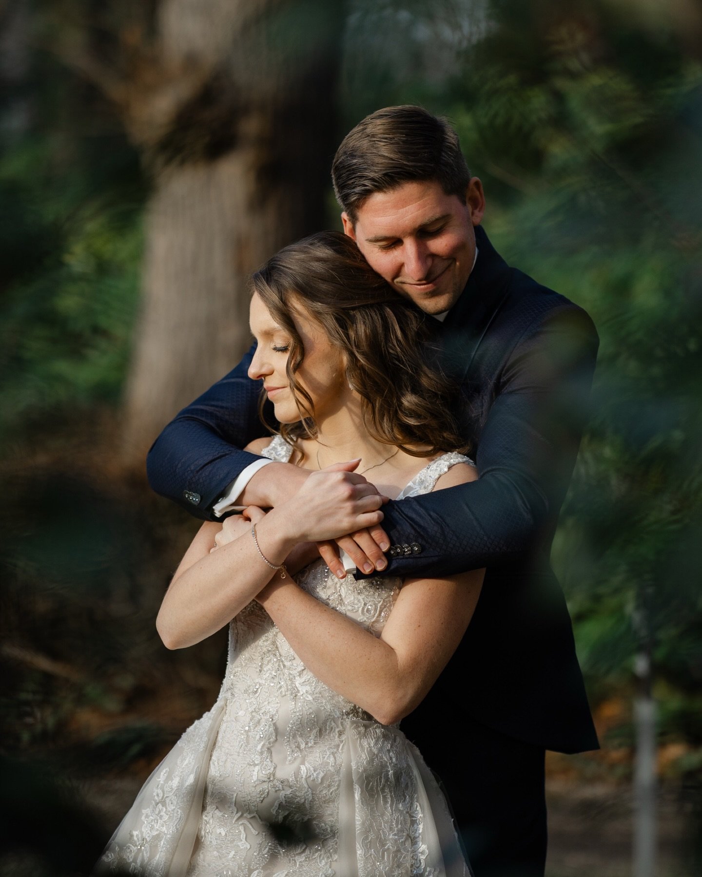 Hierbij een kleine sneak peek van de bruiloft van afgelopen weekend.
Een echte kerstbruiloft met een waanzinnig bruidspaar en geweldige gasten. Wat een afsluiter van het trouwseizoen was dit.

Super bedankt E &amp; P dat ik deel uit mocht maken van j