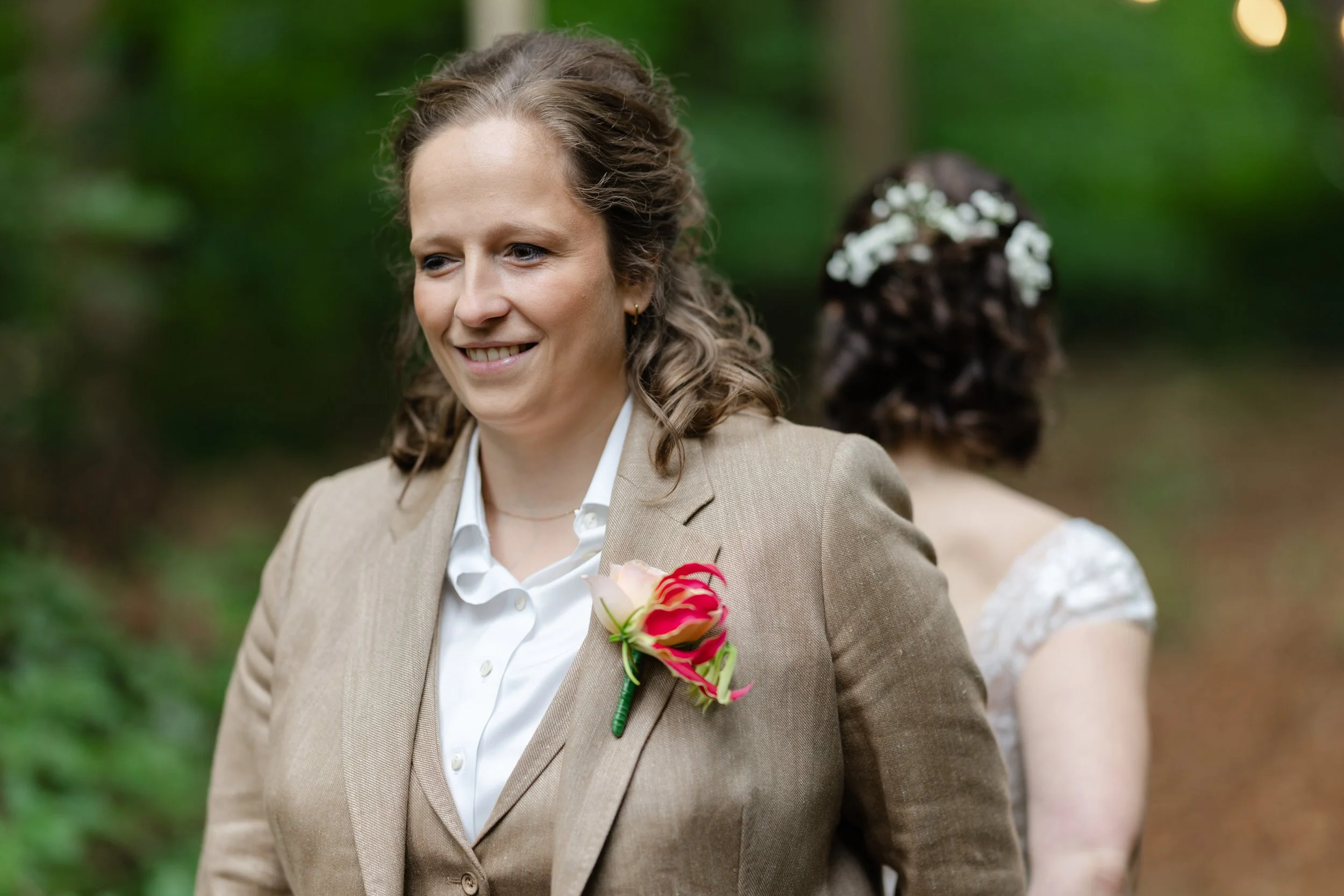   First look bij Villa Klein Heumen, vlak voordat Evelien en Monique zich omdraaien en elkaar voor het eerst zien  