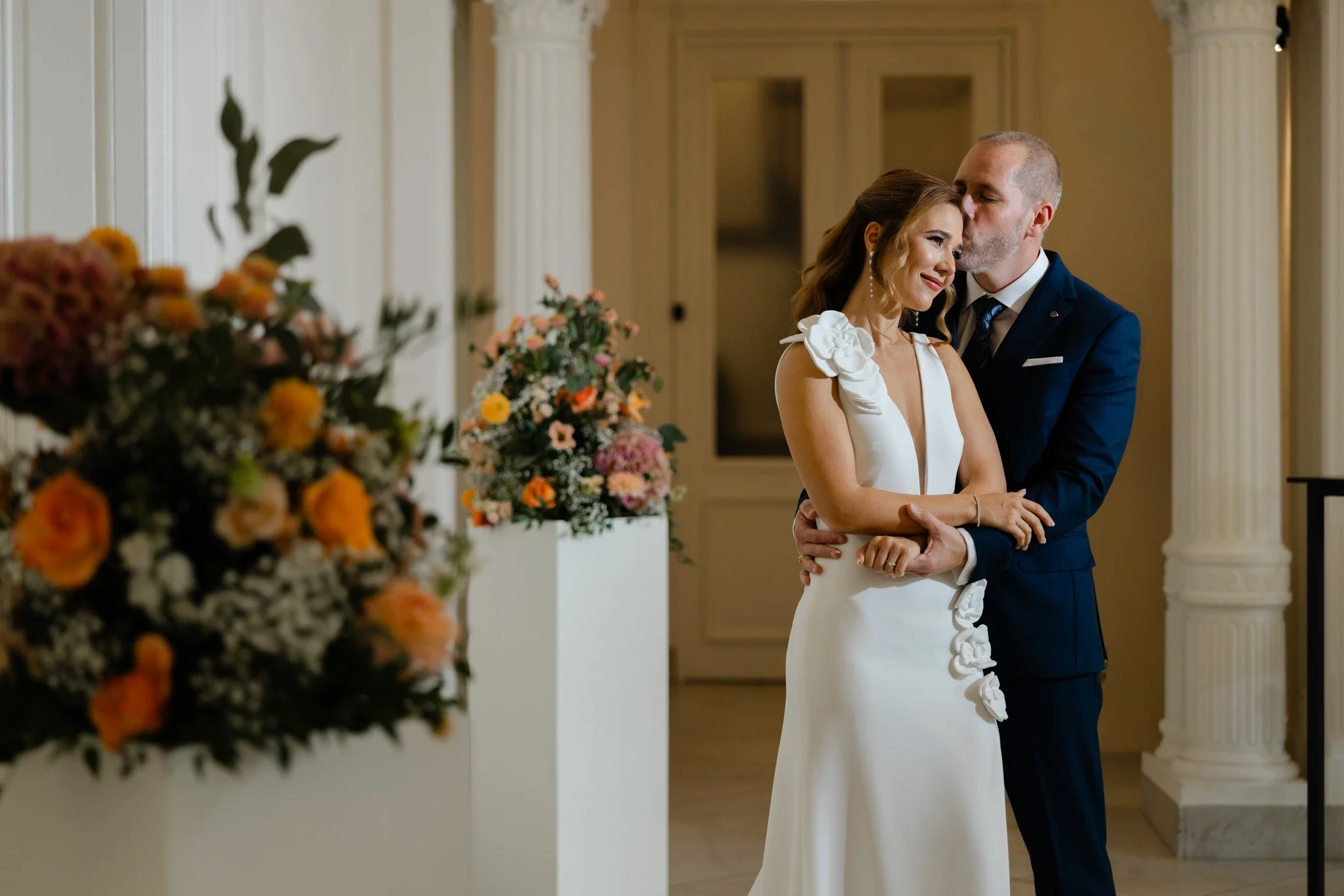 Tijs &amp; Irina tijdens hun fotoshoot van hun bruiloft bij Delbrock Maastricht

Pak: @felixramirooficial 
Bruidsjurk: @pronovias 
Trouwlocatie: @delbrock.rc 

#trouwenindelbrock
#trouwfotograafmaastricht 
#bruiloftmaastricht 
#trouwenlimburg
#delbro
