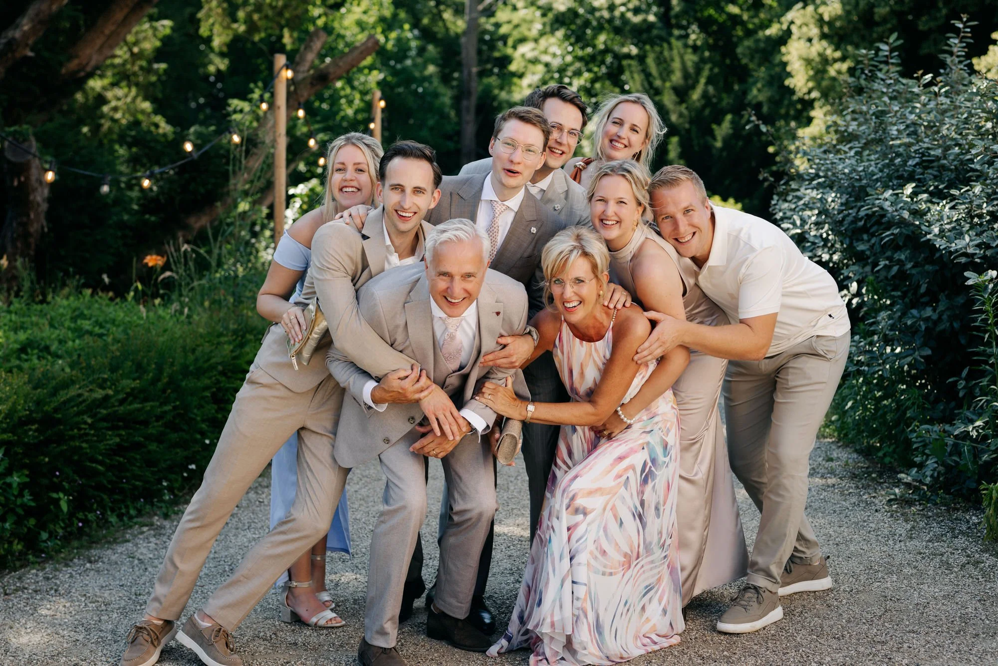  groepsfoto met familie op het landgoed van Jachtslot Mookerheide 