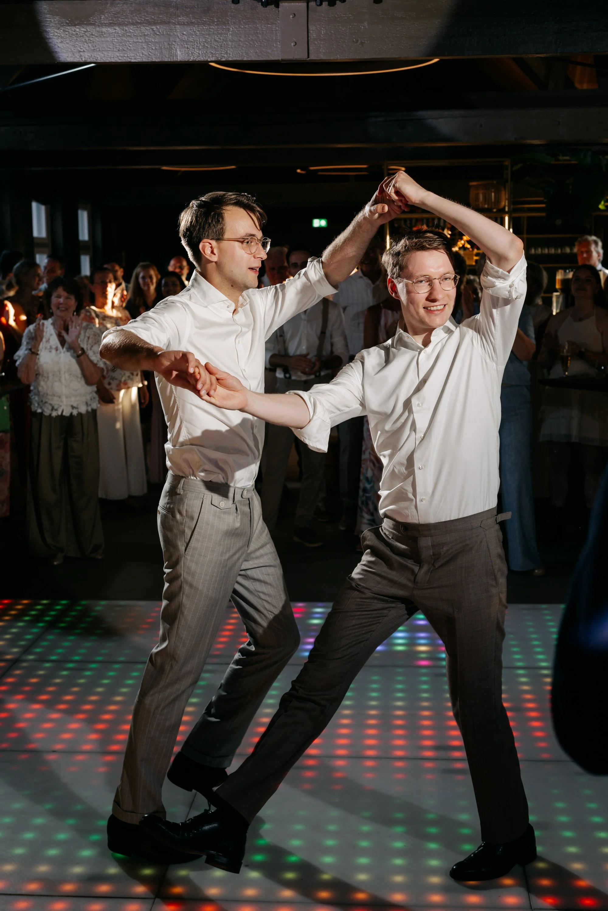  openingsdans van het bruidspaar vastgelegd door award winning trouwfotograaf Pascal Maurice 