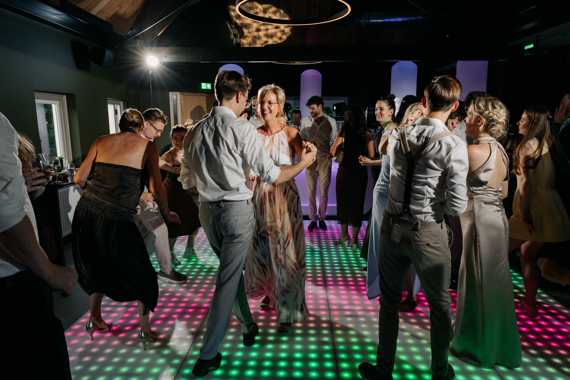  volle dansvloer tijdens het feest op Jachtslot Mookerheide 
