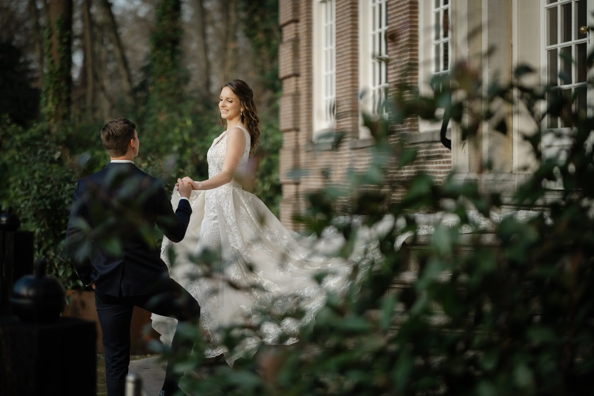 Winterbruiloft van Pleun en Emile bij Buitenplaats Sparrendaal, vastgelegd door trouwfotograaf Pascal Maurice