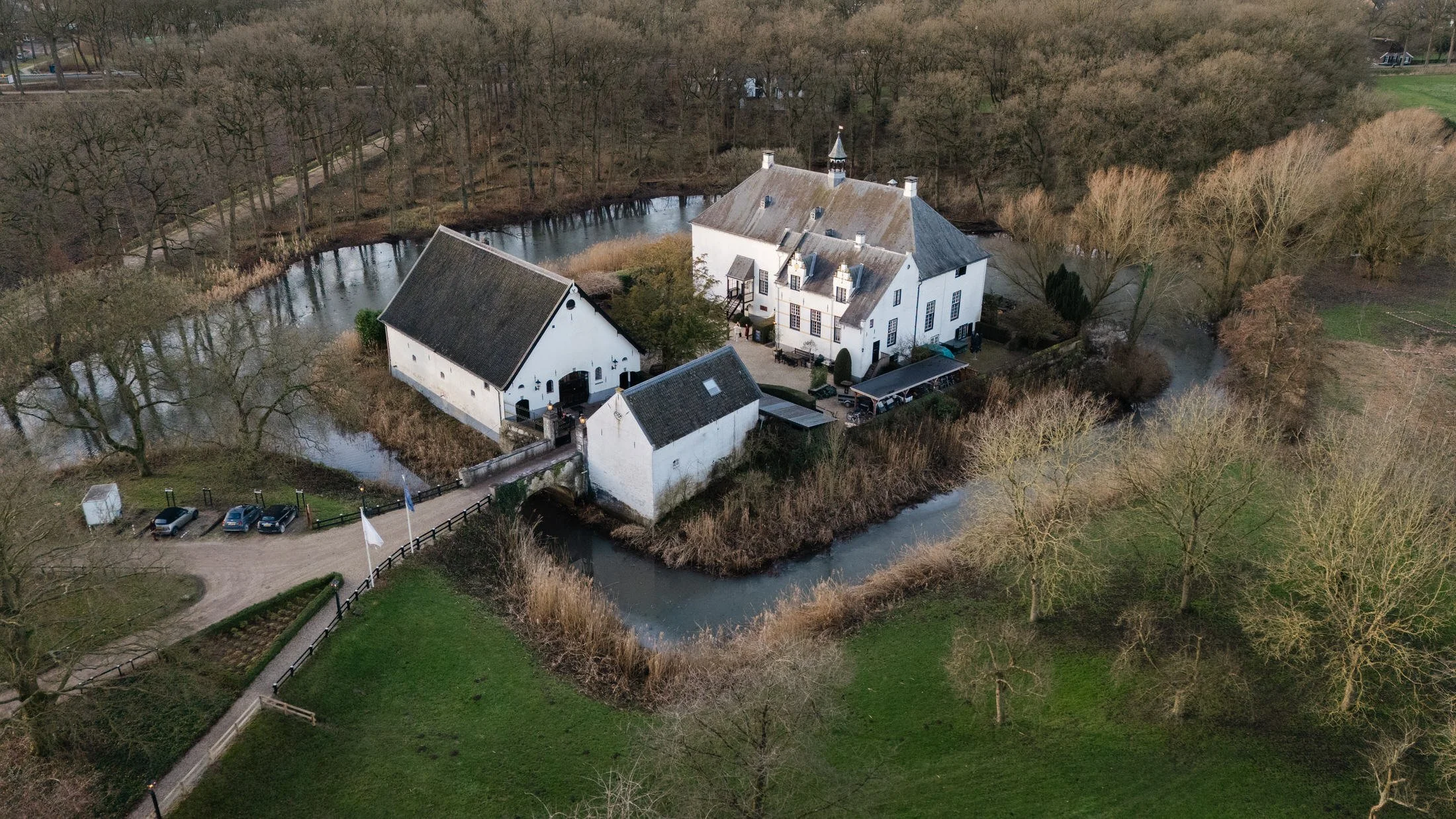 Slot Doddendael in Ewijk, trouwlocatie in Gelderland van bovenaf