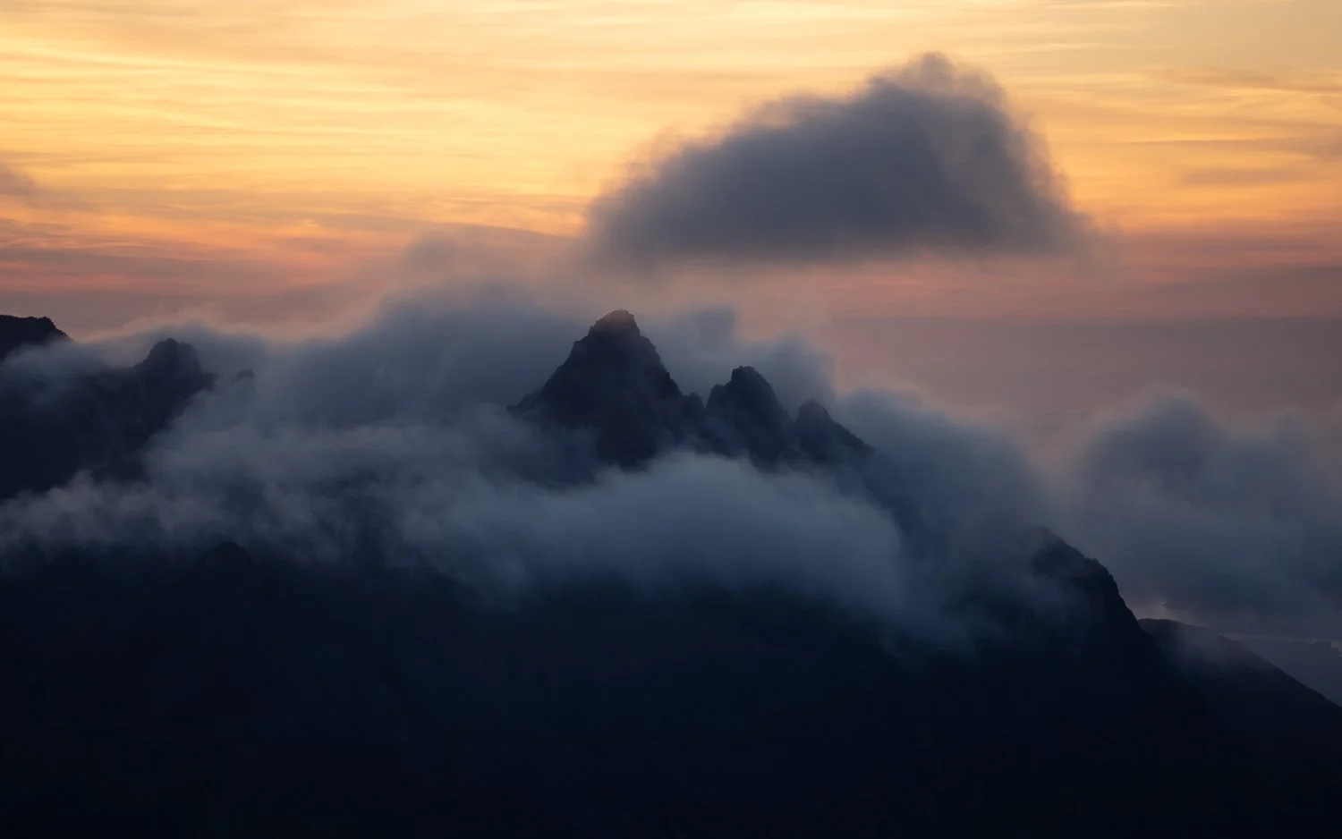 Cuillin Ridge sunset.jpg