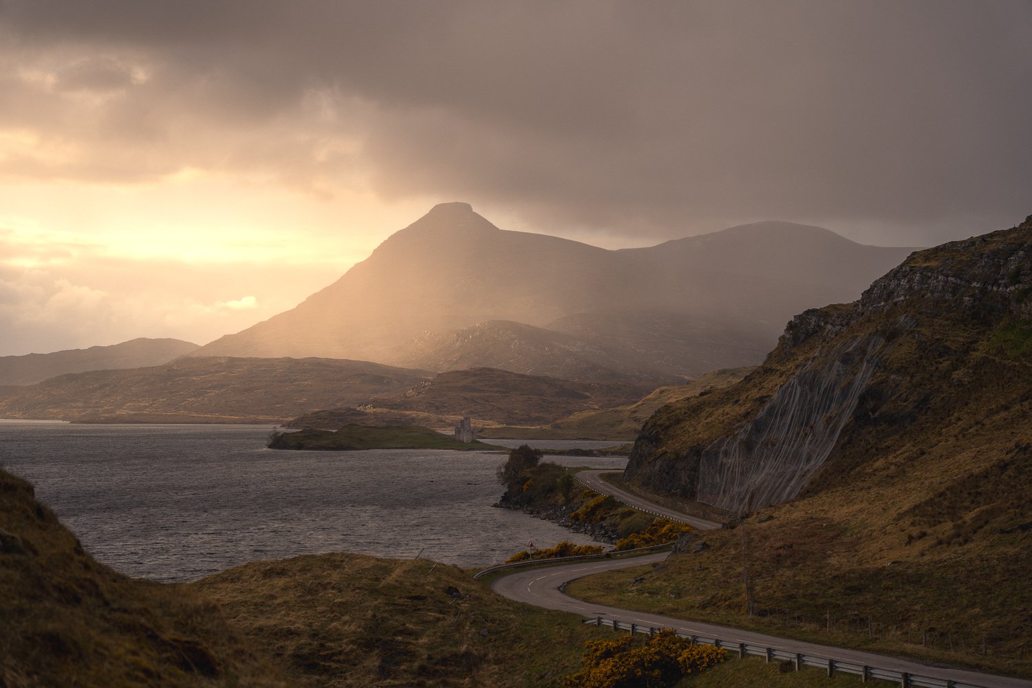 Ardvreck Castle Assynt.jpg