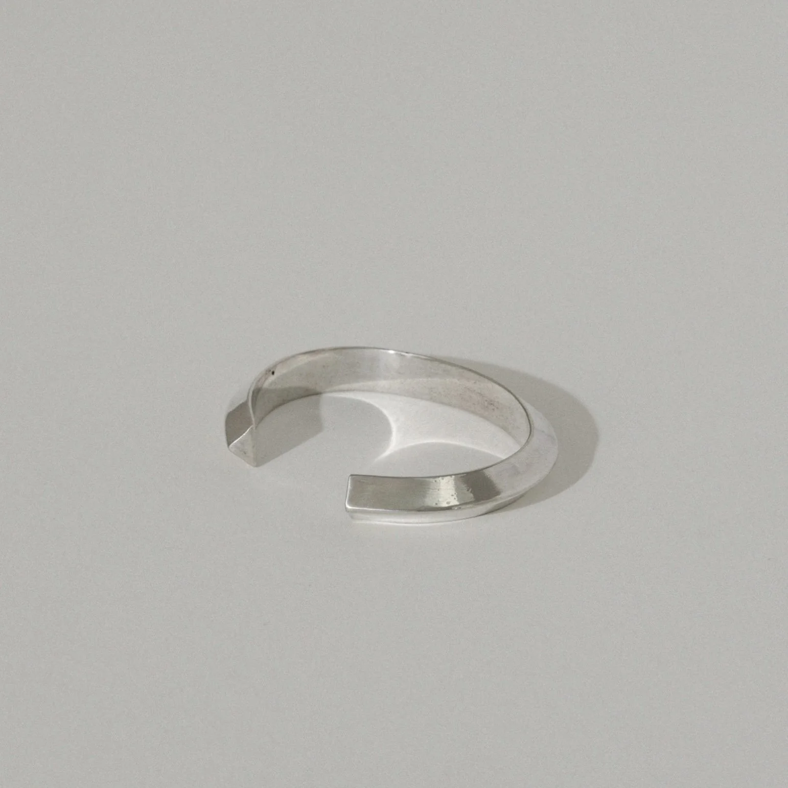 rivel-cuff-scratched_462-1543x2048 2.jpg