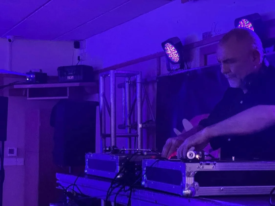 @innerleithenmusicfestival was a brilliant weekend, thank you to everyone that entertained the town. 

Big highlight for me as an auld raver was @no1_peebles_road Craig playing a brilliant selection of bassy, party tunes in the Union on Friday.  Coup