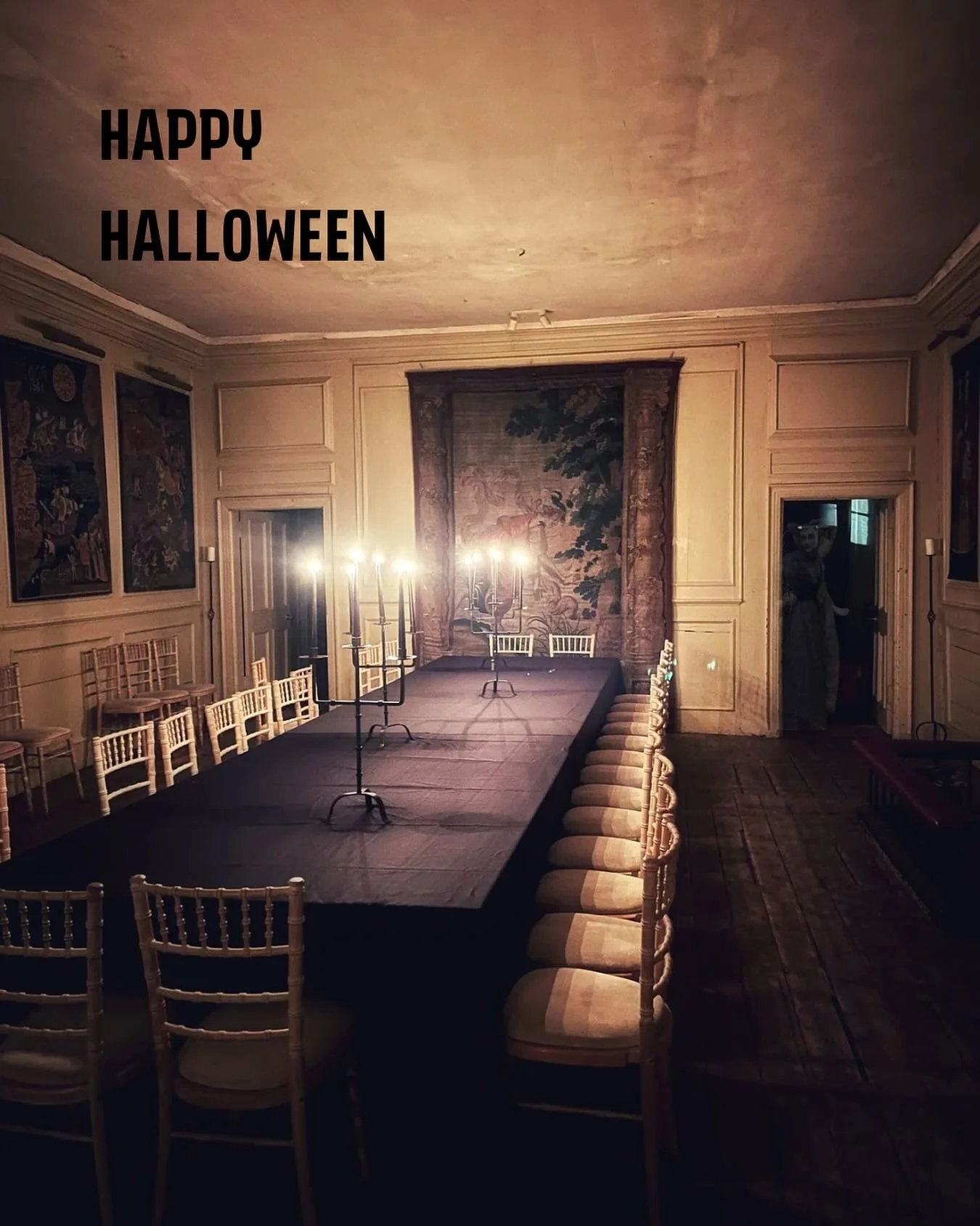 We celebrated Halloween or Samhain a night early last night at a very atmospheric Neidpath Castle last night.  Thanks for everyone who came along.  Alas, no ghostly apparitions or phantoms.  No fairy queen of the de&rsquo;il himself.  Just candleligh