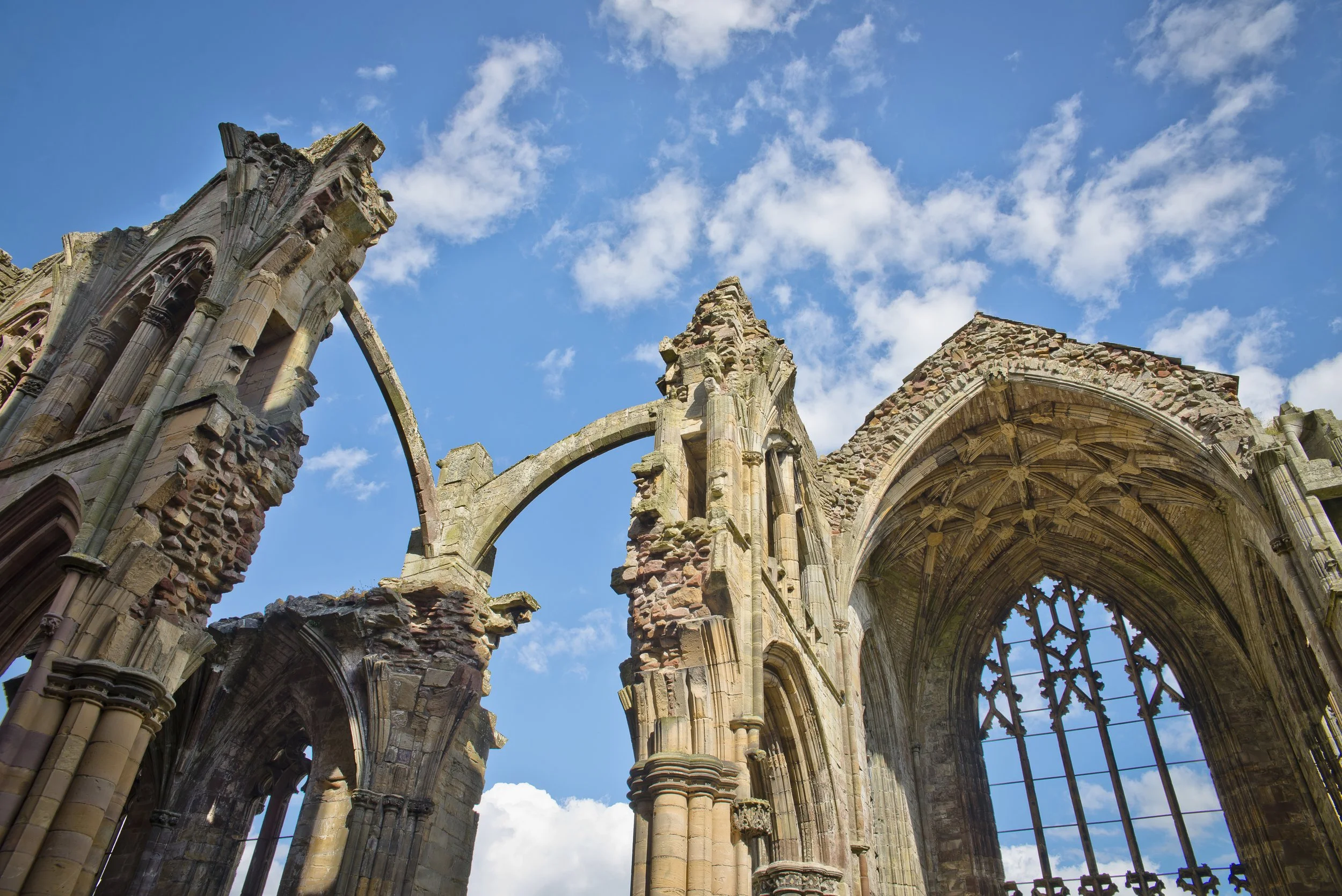 Melrose Abbey.jpg
