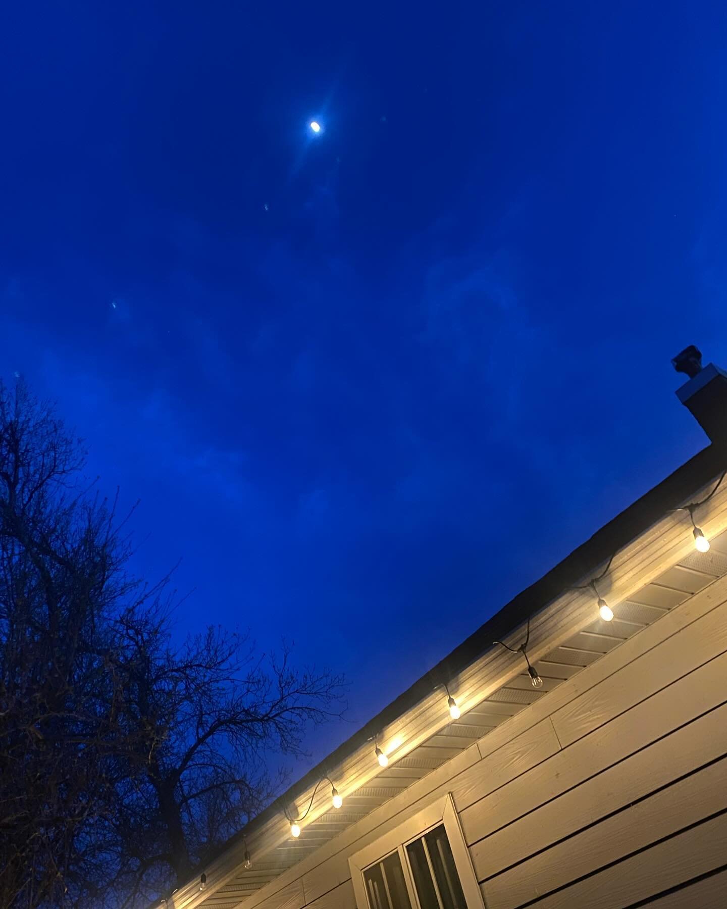 Moon watches over
Lights twinkling in twilight
The cold settles in

#nationalpoetrymonth #haikuaday #haiku #fivesevenfive #nature #time #fortbentonlibrary #fortbentonmontana #fortbenton #chouteaucounty #montana